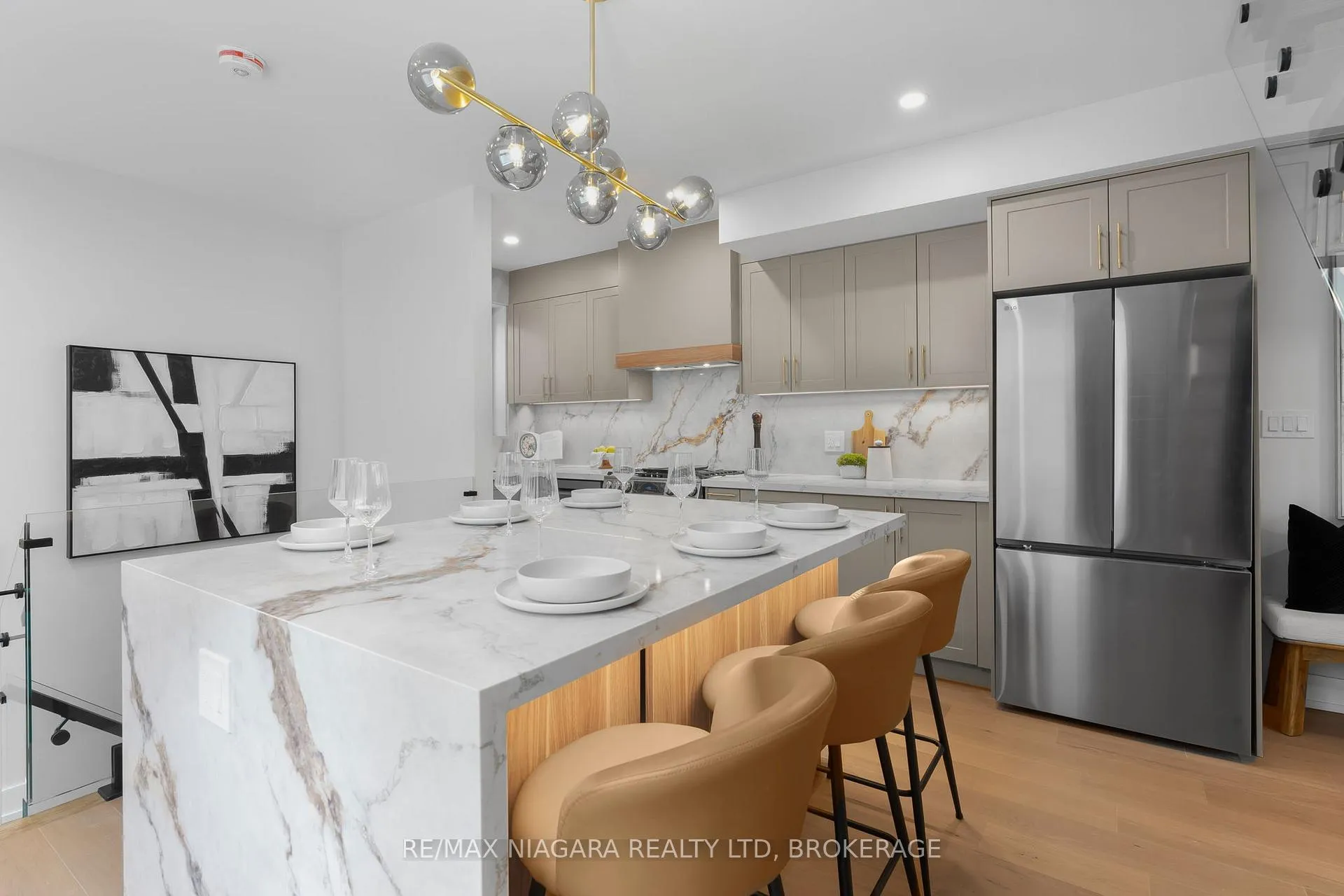Photo 17 of 853 Sammon Avenue, Toronto, Woodbine-Lumsden — HOMEH