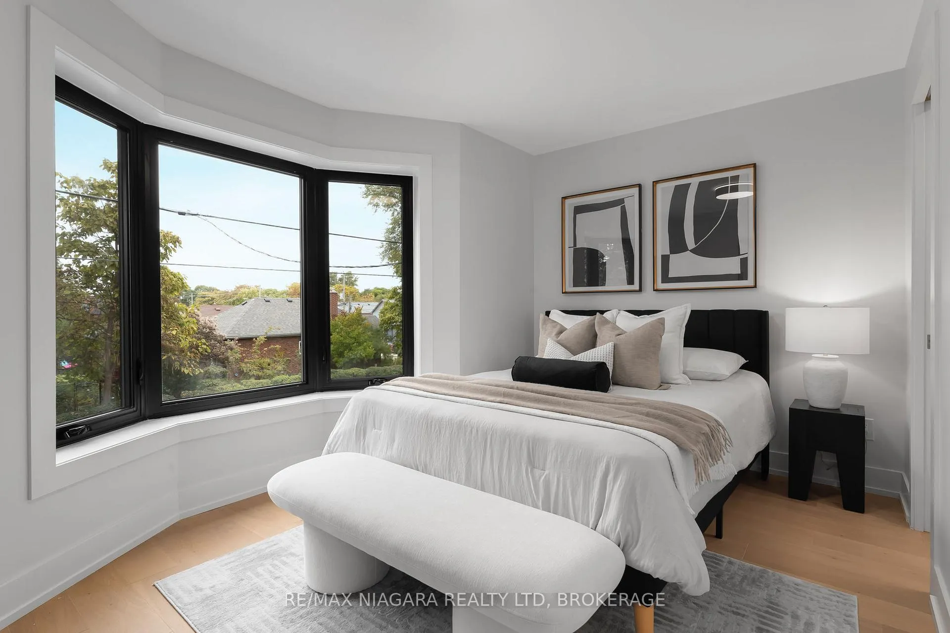 Photo 27 of 853 Sammon Avenue, Toronto, Woodbine-Lumsden — HOMEH