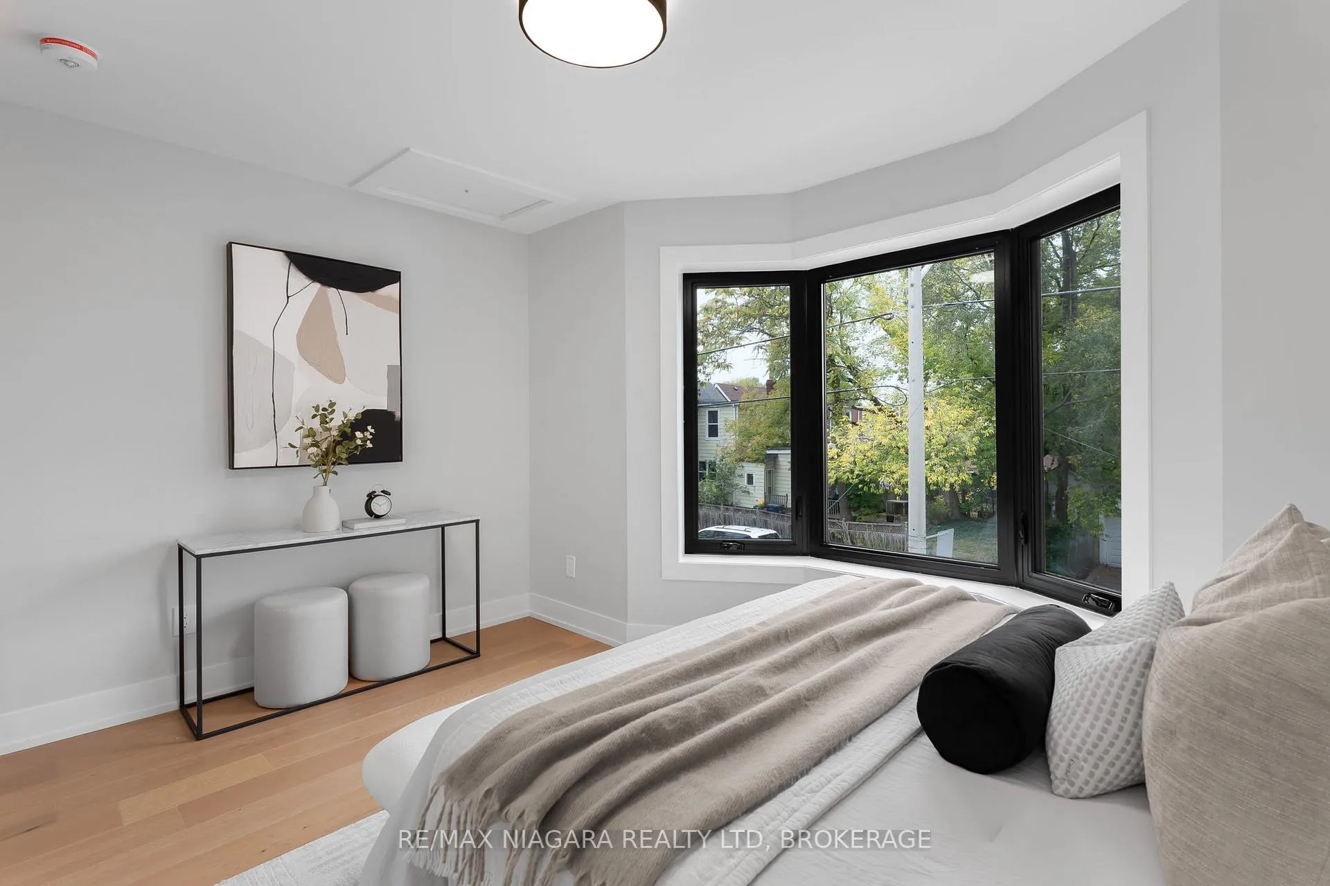Photo 29 of 853 Sammon Avenue, Toronto, Woodbine-Lumsden — HOMEH