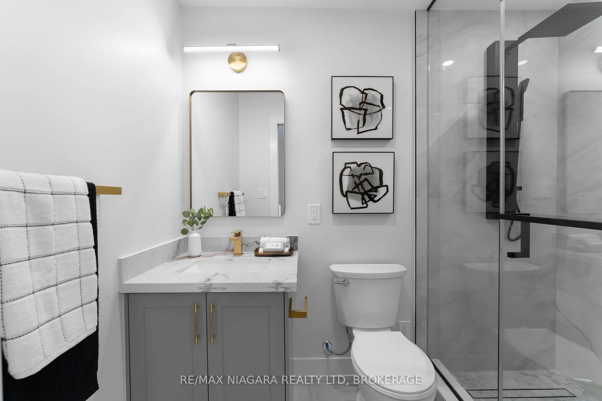 Photo 30 of 853 Sammon Avenue, Toronto, Woodbine-Lumsden — HOMEH
