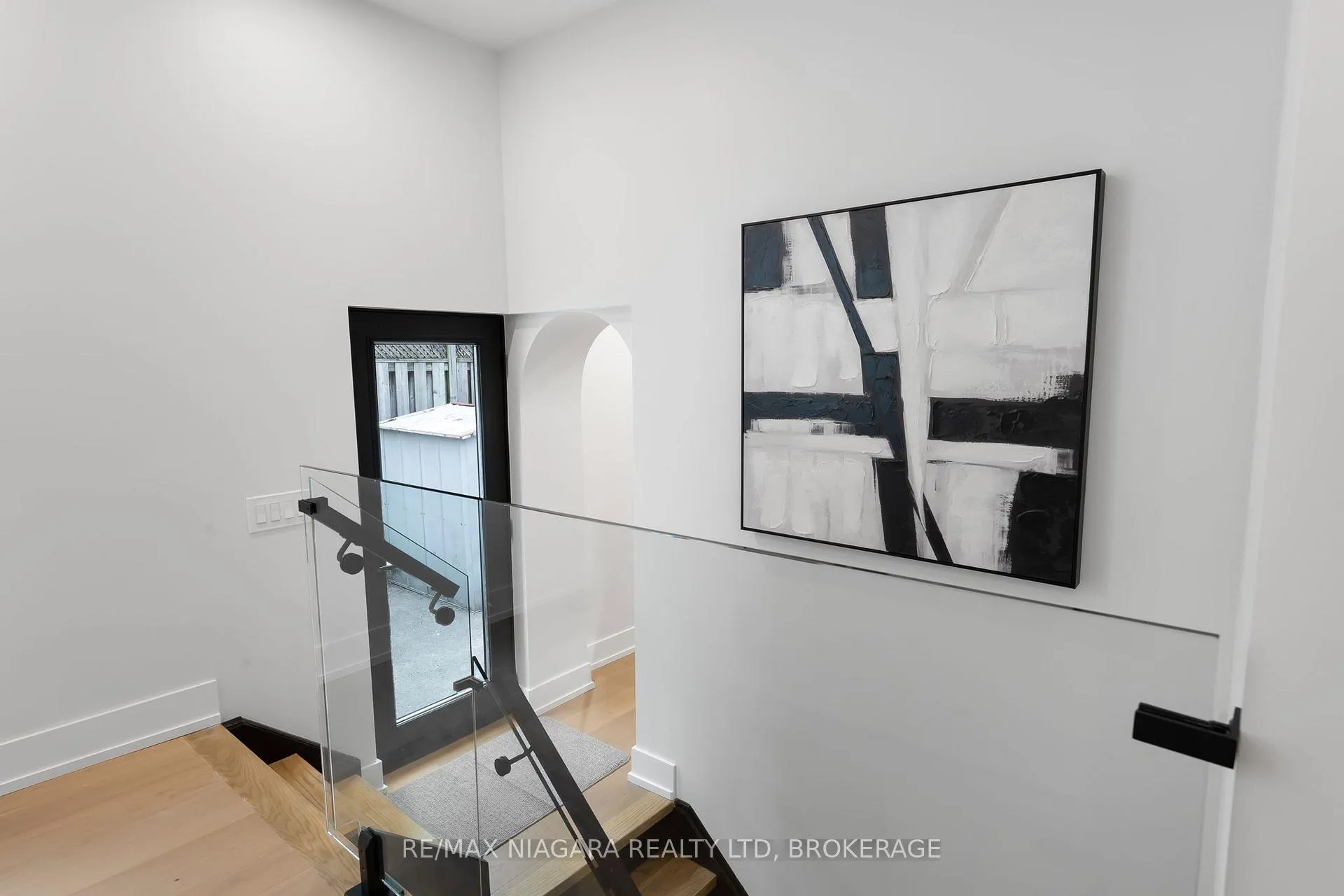Photo 36 of 853 Sammon Avenue, Toronto, Woodbine-Lumsden — HOMEH
