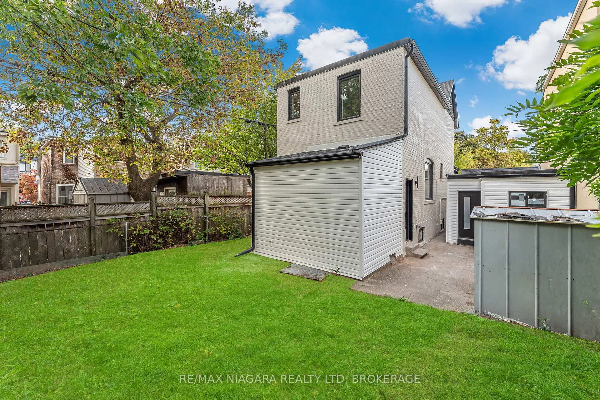 Photo 43 of 853 Sammon Avenue, Toronto, Woodbine-Lumsden — HOMEH