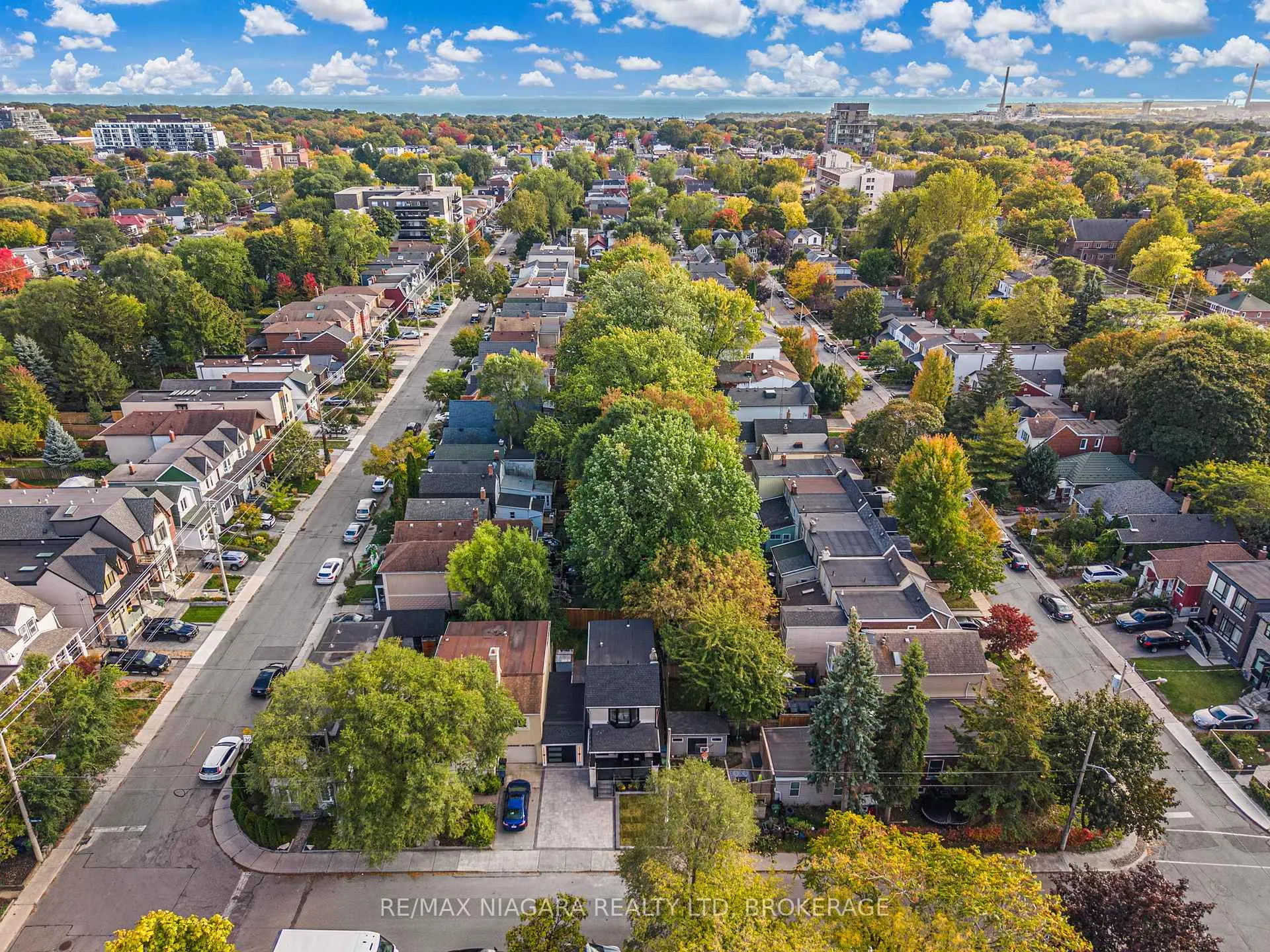 Photo 45 of 853 Sammon Avenue, Toronto, Woodbine-Lumsden — HOMEH