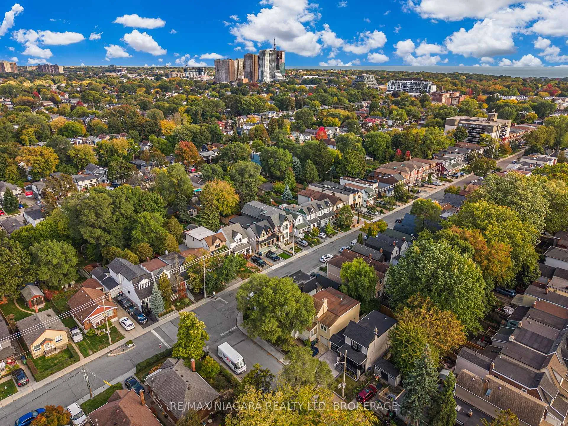 Photo 47 of 853 Sammon Avenue, Toronto, Woodbine-Lumsden — HOMEH