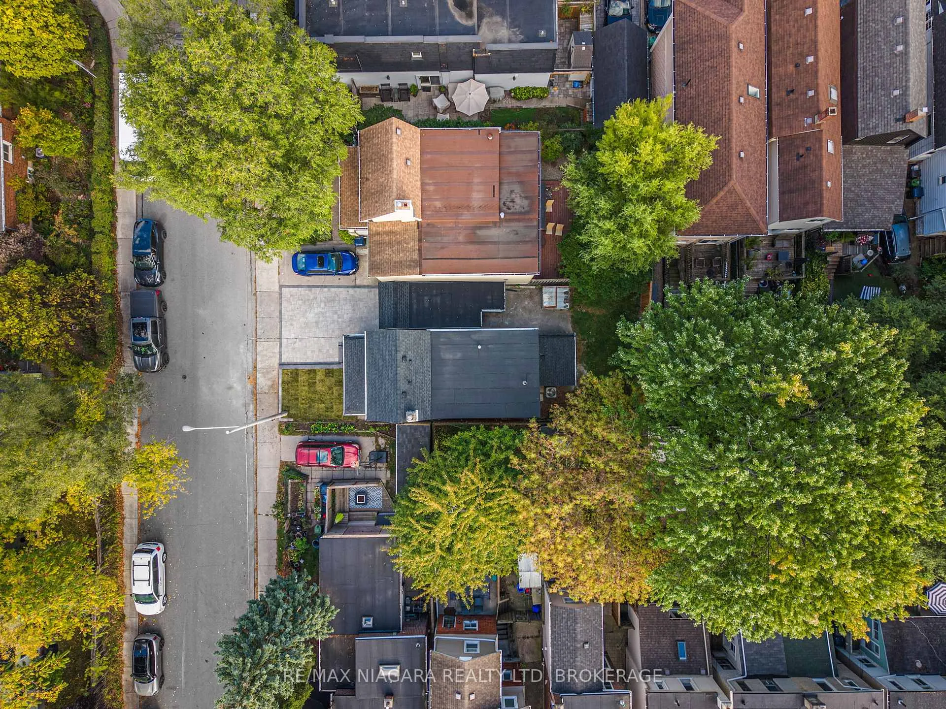 Photo 48 of 853 Sammon Avenue, Toronto, Woodbine-Lumsden — HOMEH
