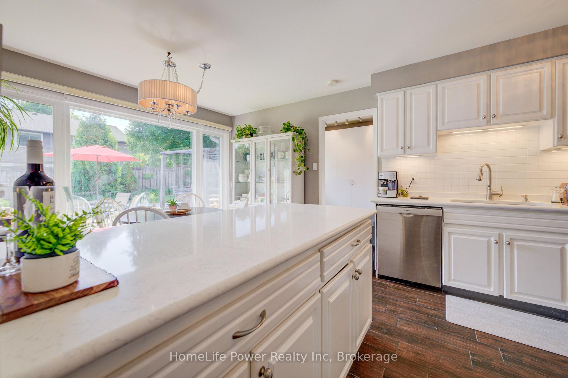 Photo 13 of 41 McNiven Road, Hamilton, Ancaster — HOMEH