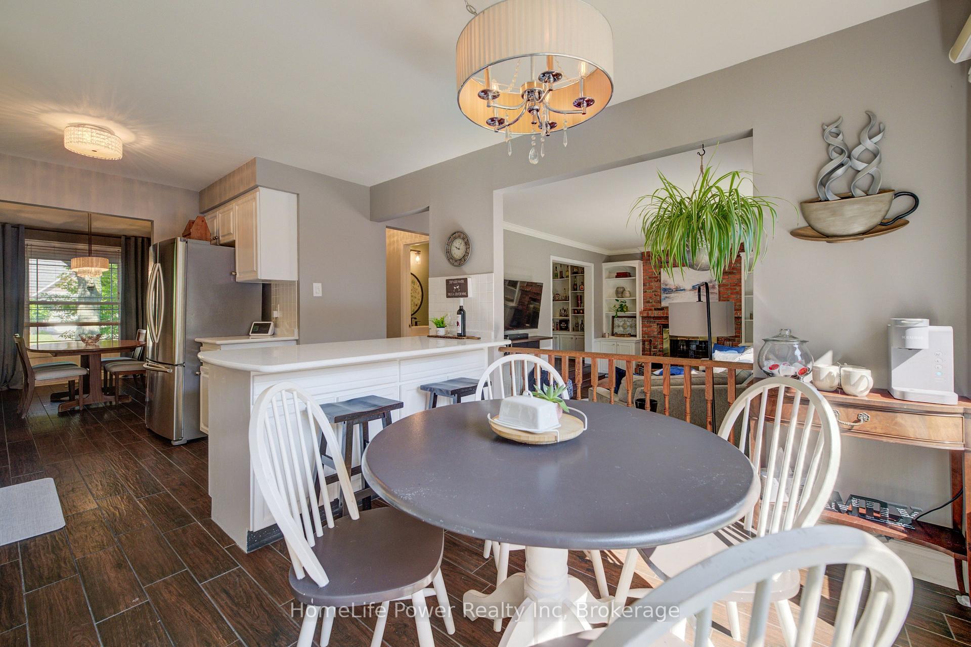 Photo 15 of 41 McNiven Road, Hamilton, Ancaster — HOMEH