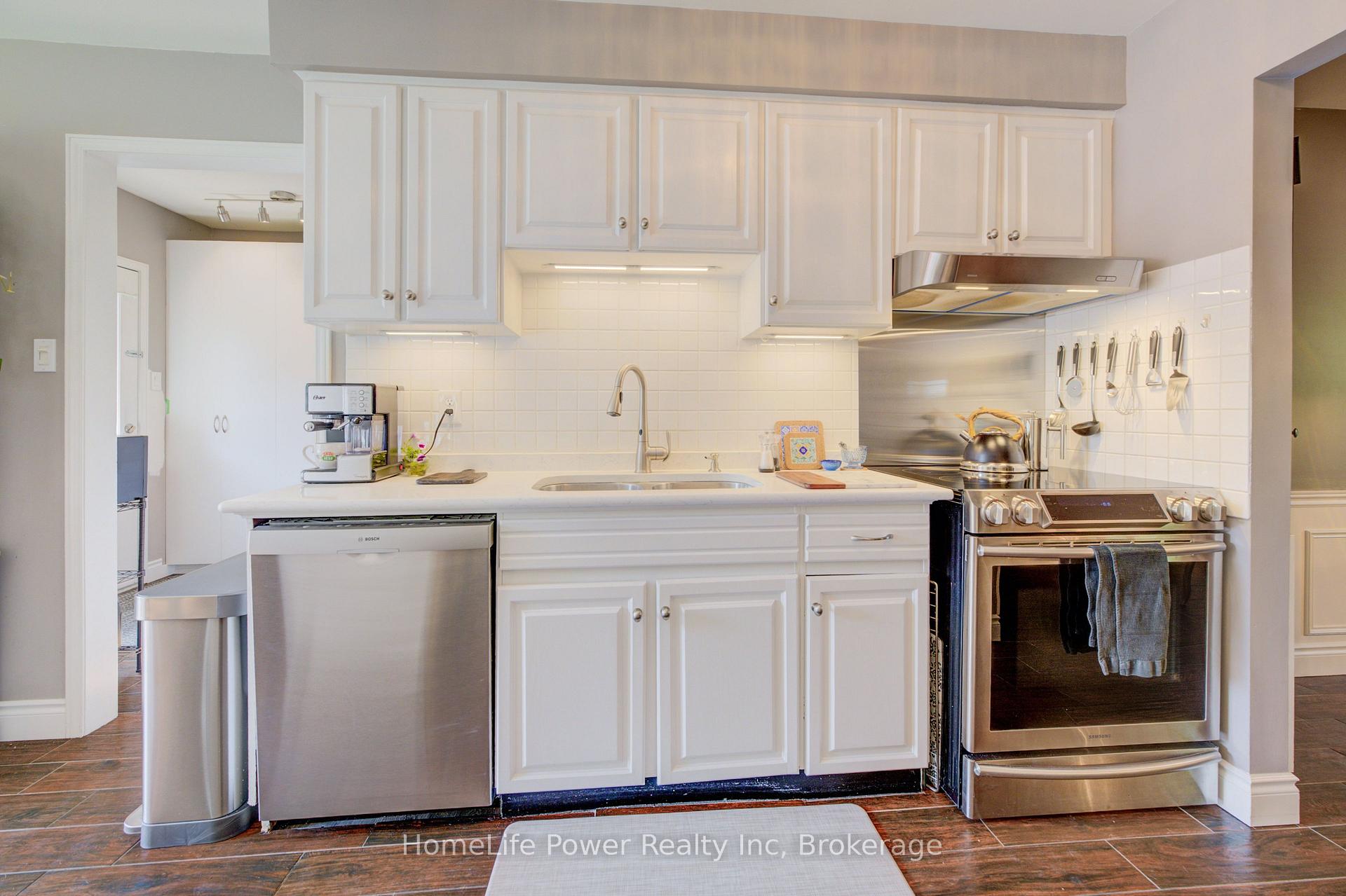 Photo 19 of 41 McNiven Road, Hamilton, Ancaster — HOMEH
