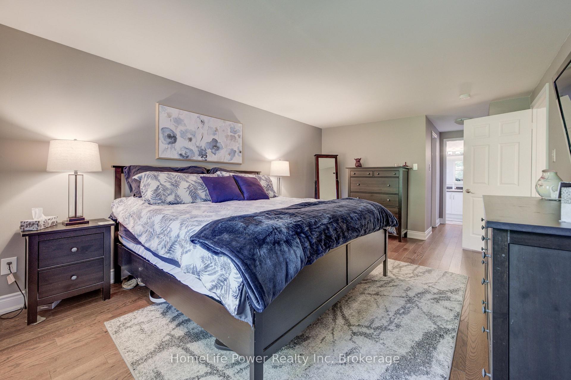 Photo 25 of 41 McNiven Road, Hamilton, Ancaster — HOMEH