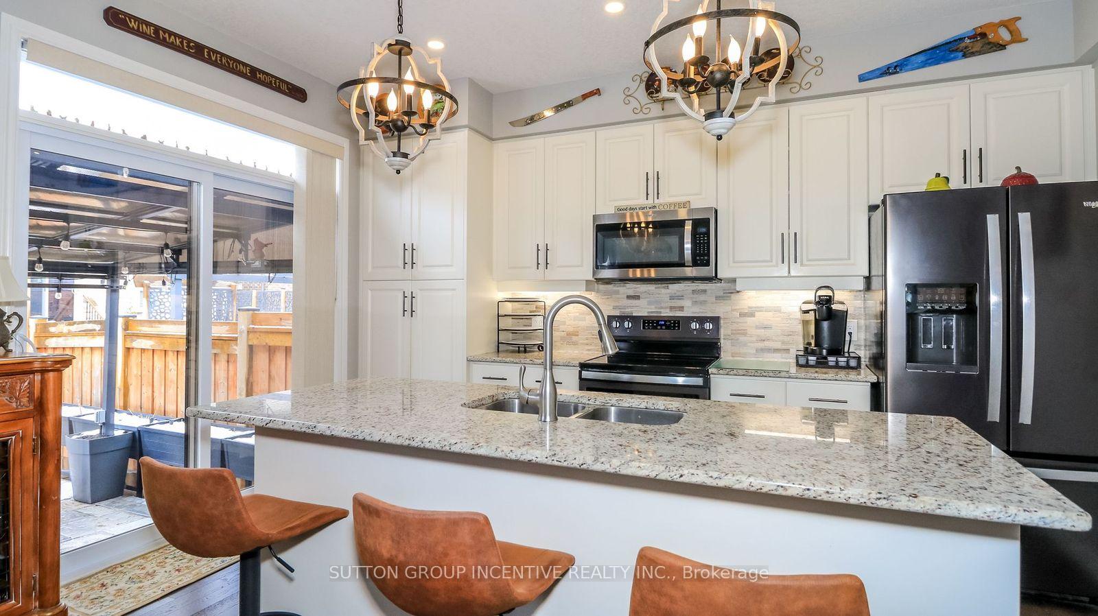 Photo 11 of 1012 Wright Drive, Midland — HOMEH
