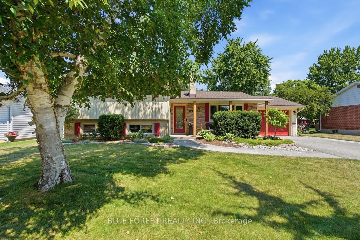Photo 2 of 708 Headley Drive, London, North O — HOMEH