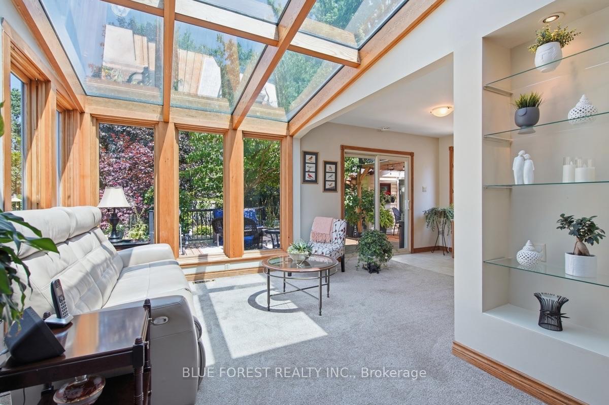 Photo 16 of 708 Headley Drive, London, North O — HOMEH