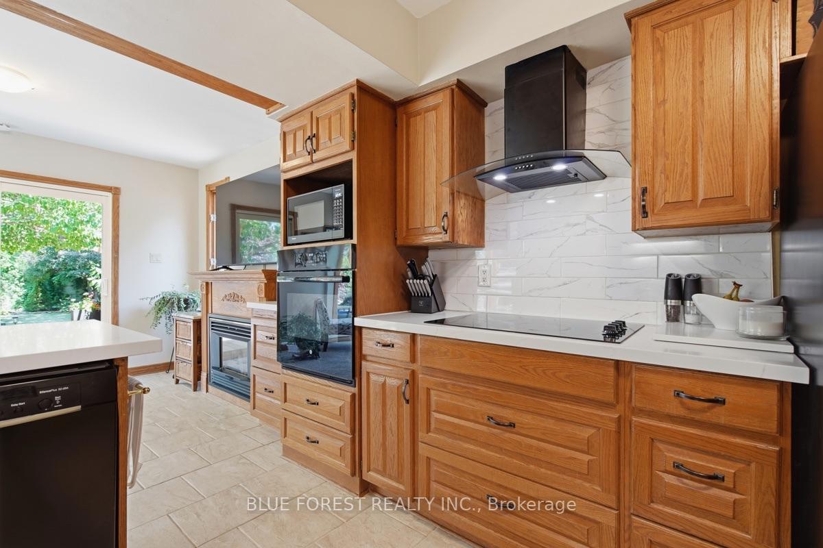Photo 20 of 708 Headley Drive, London, North O — HOMEH