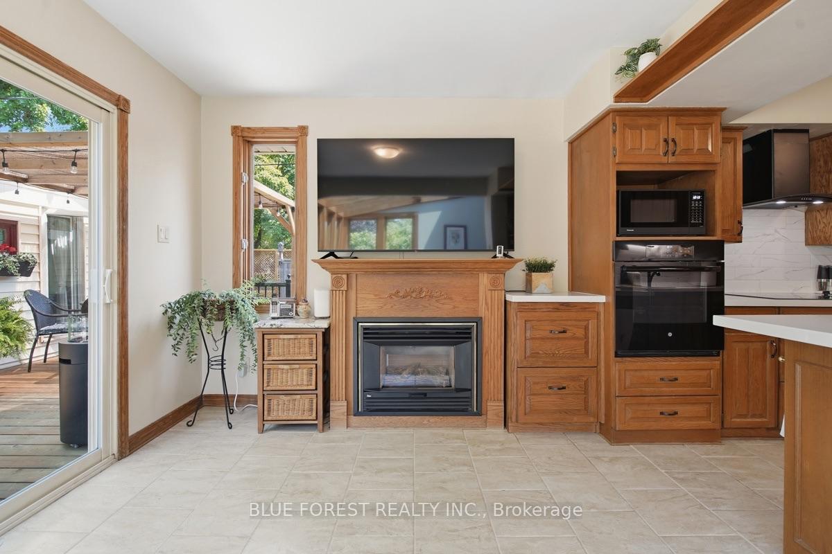 Photo 21 of 708 Headley Drive, London, North O — HOMEH