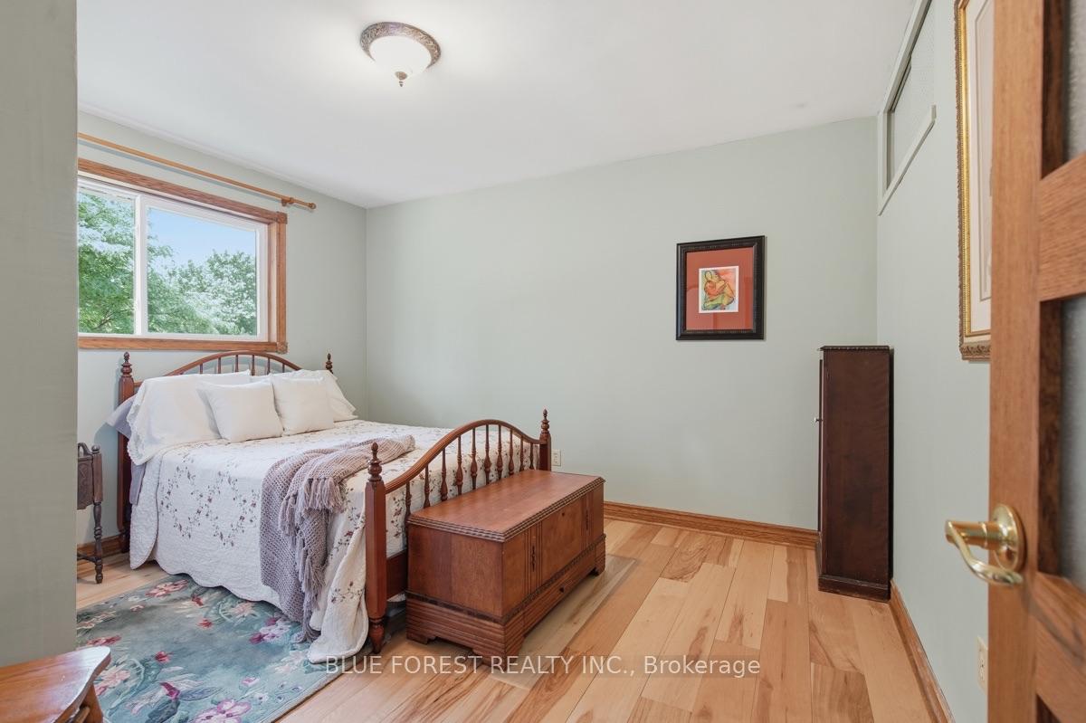 Photo 25 of 708 Headley Drive, London, North O — HOMEH