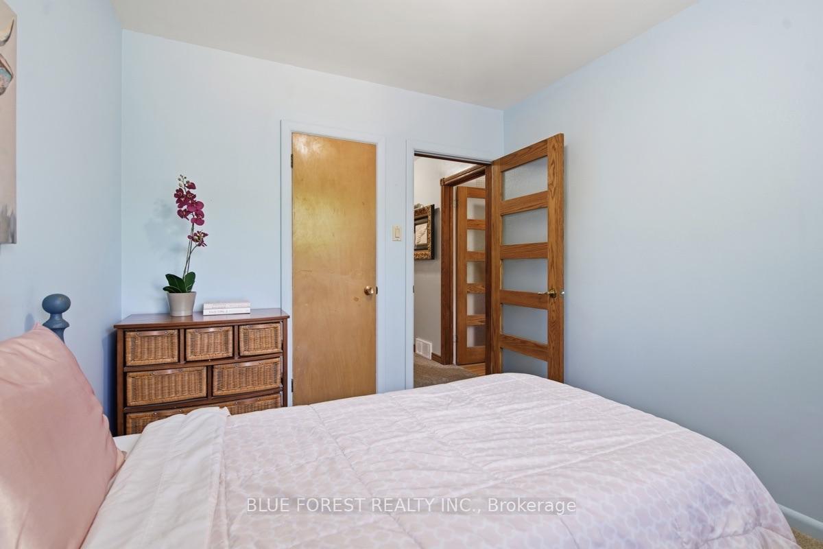 Photo 28 of 708 Headley Drive, London, North O — HOMEH