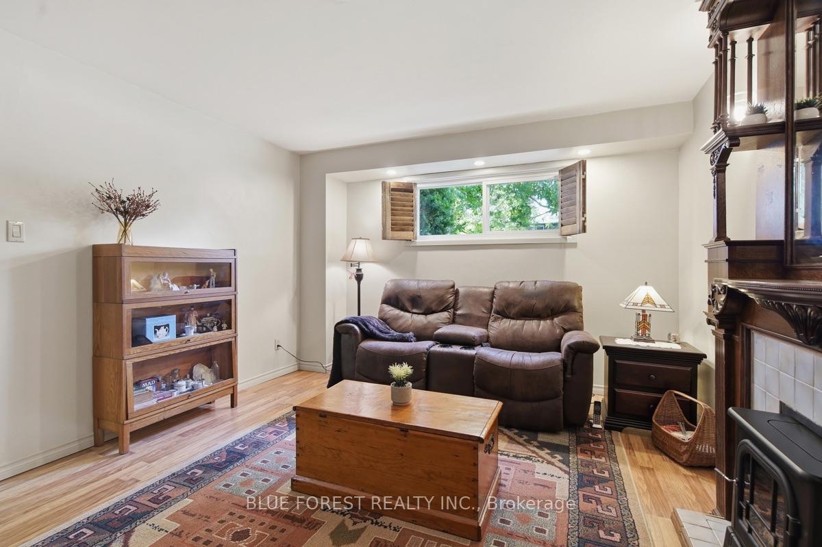 Photo 31 of 708 Headley Drive, London, North O — HOMEH