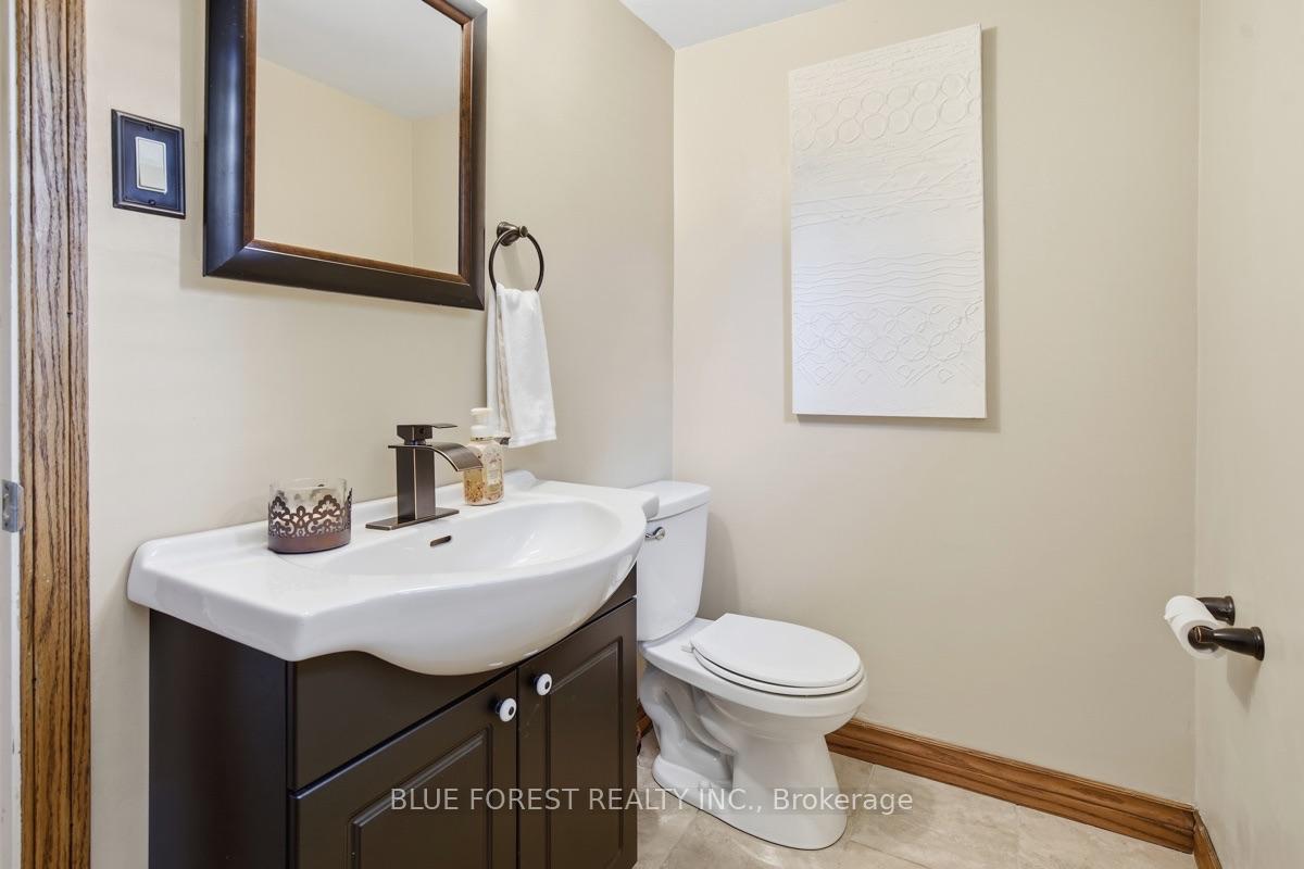 Photo 34 of 708 Headley Drive, London, North O — HOMEH