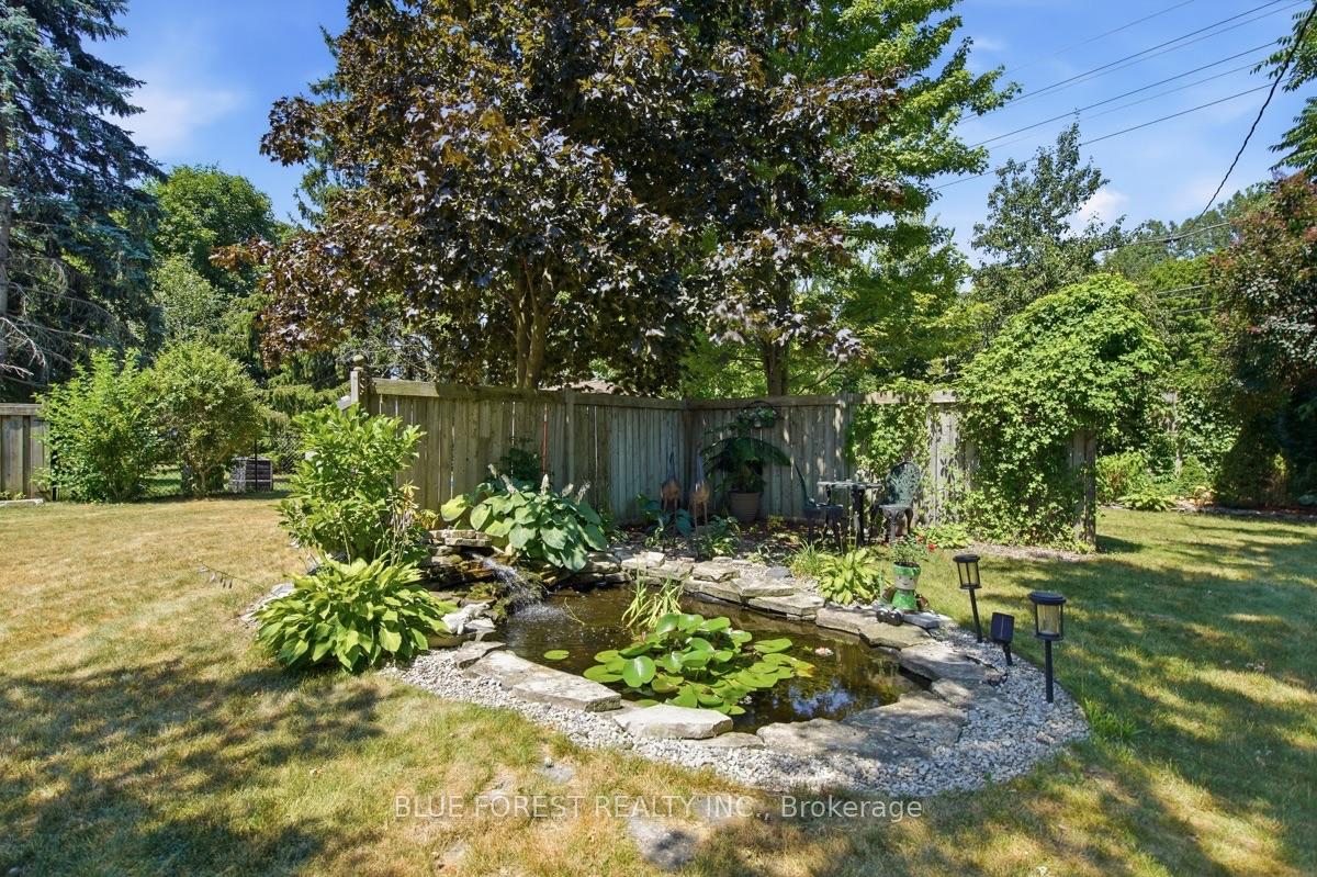 Photo 4 of 708 Headley Drive, London, North O — HOMEH