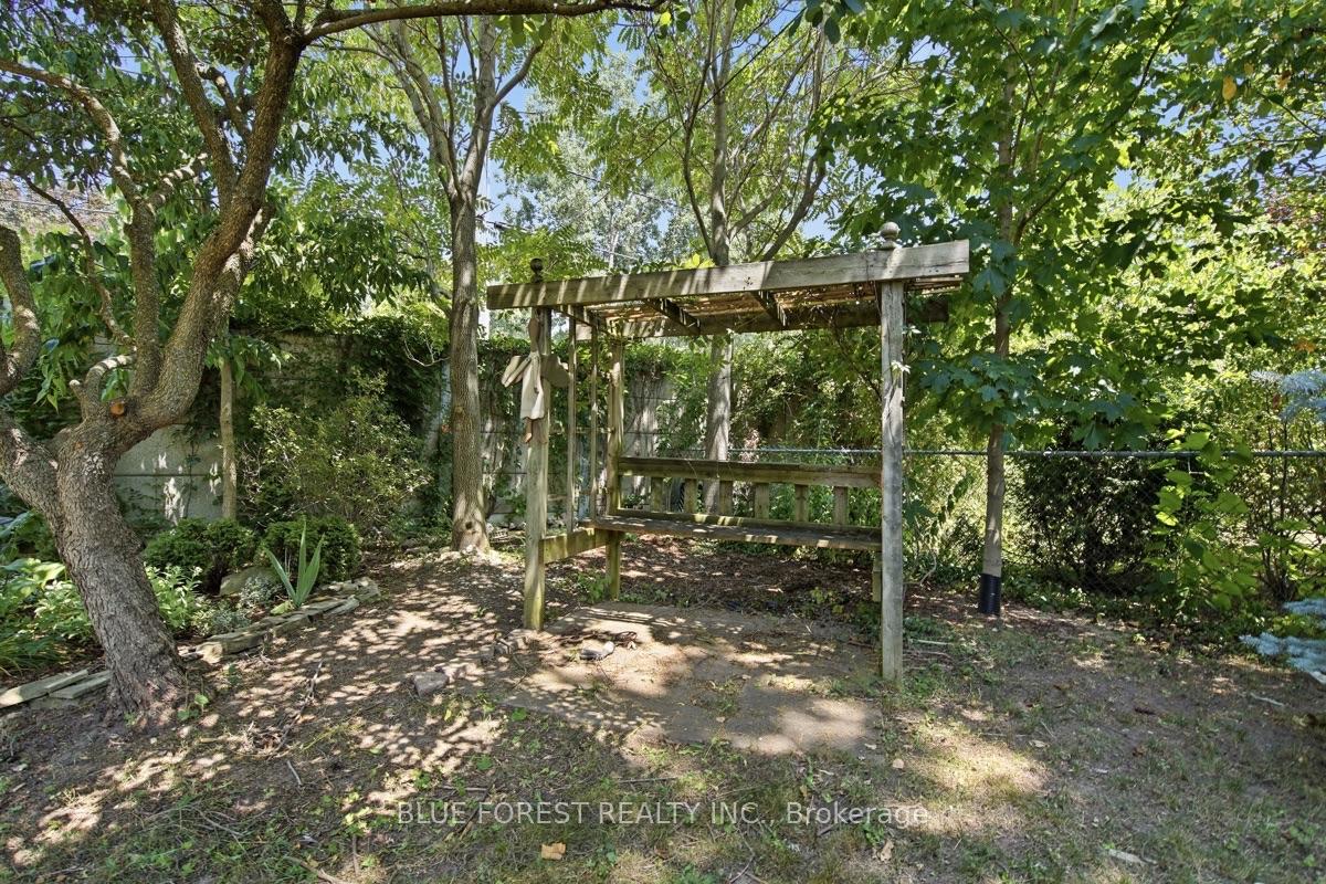 Photo 44 of 708 Headley Drive, London, North O — HOMEH