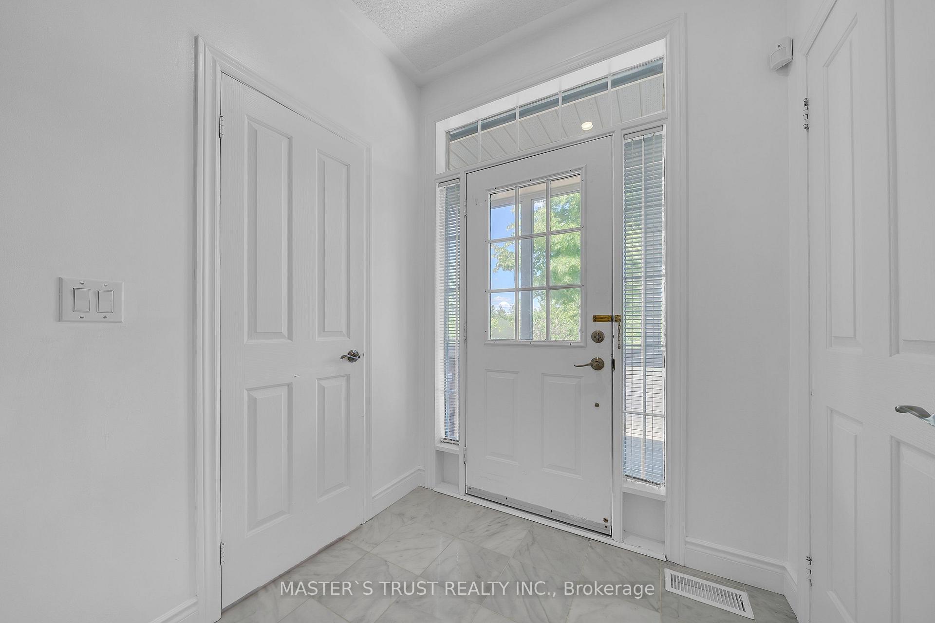 Photo 5 of 418 The Bridle Walk, Markham, Berczy — HOMEH