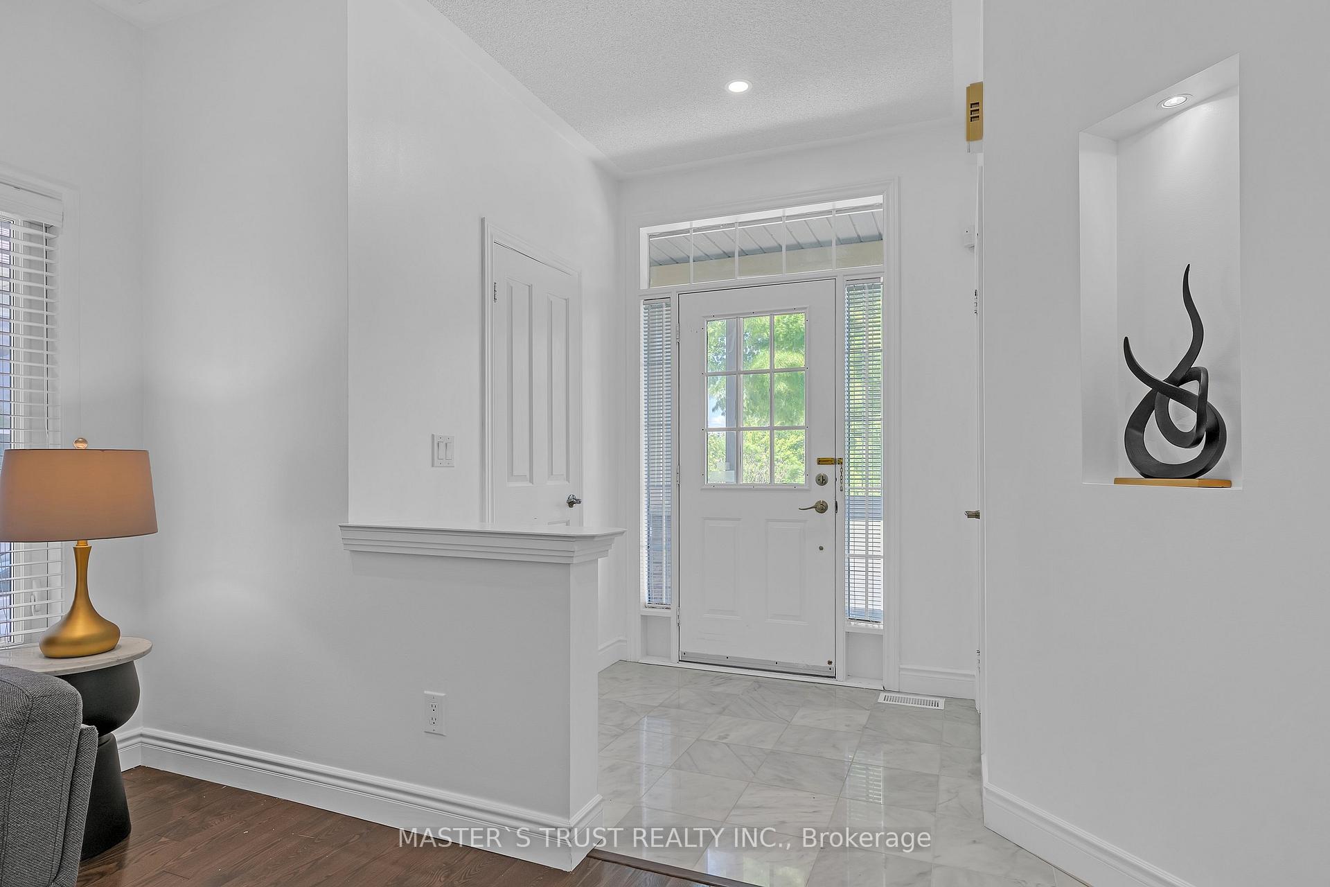 Photo 6 of 418 The Bridle Walk, Markham, Berczy — HOMEH