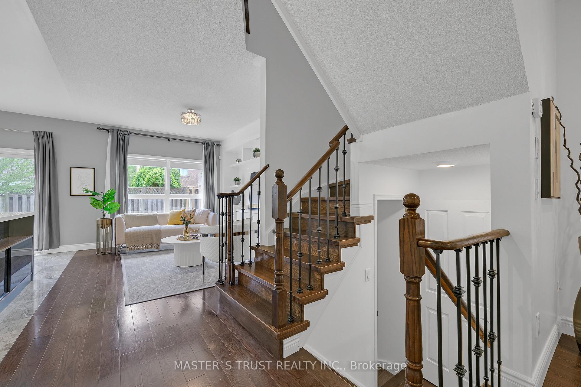 Photo 12 of 418 The Bridle Walk, Markham, Berczy — HOMEH