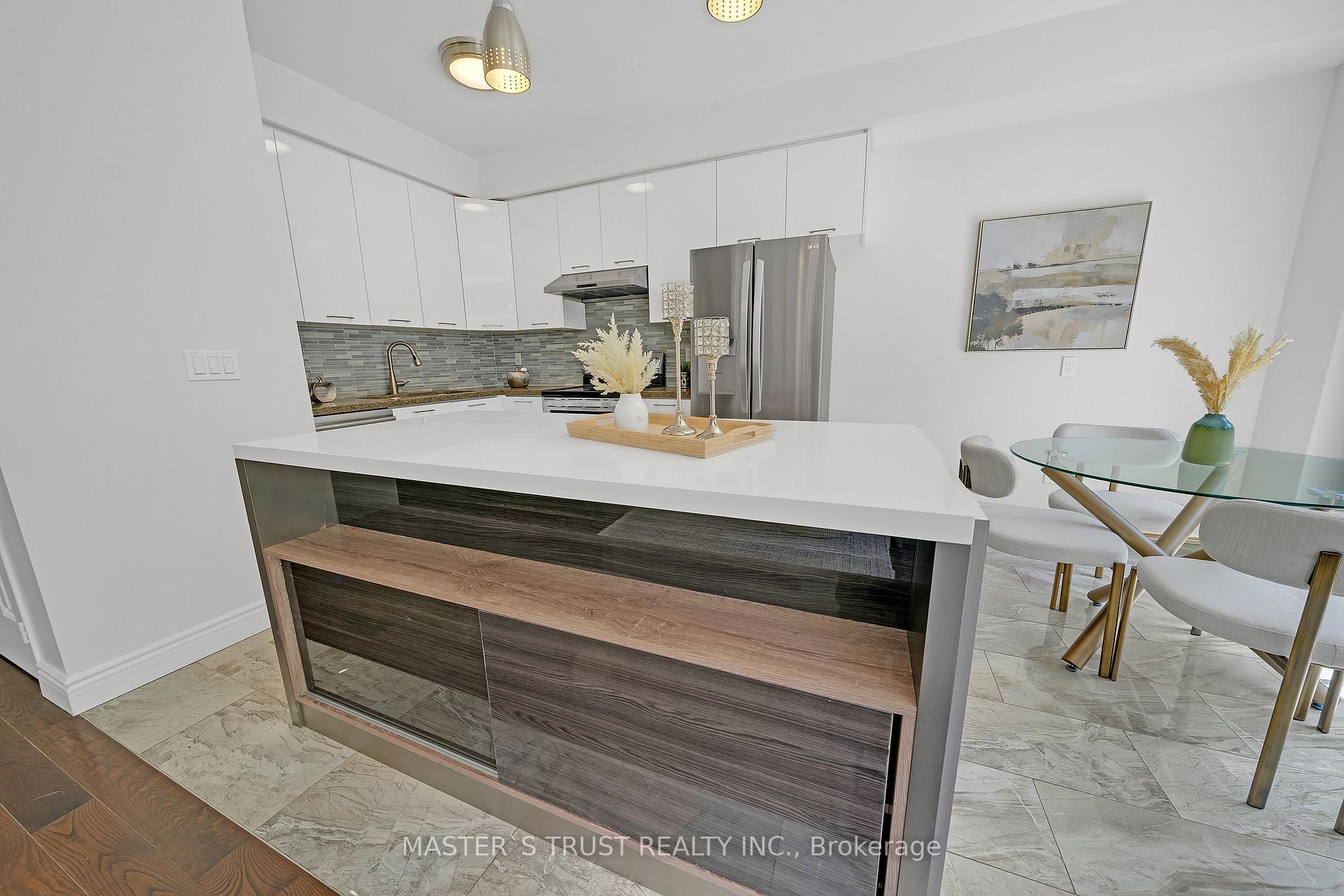 Photo 20 of 418 The Bridle Walk, Markham, Berczy — HOMEH
