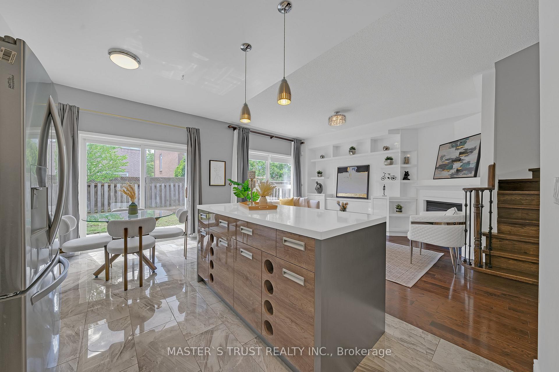 Photo 21 of 418 The Bridle Walk, Markham, Berczy — HOMEH
