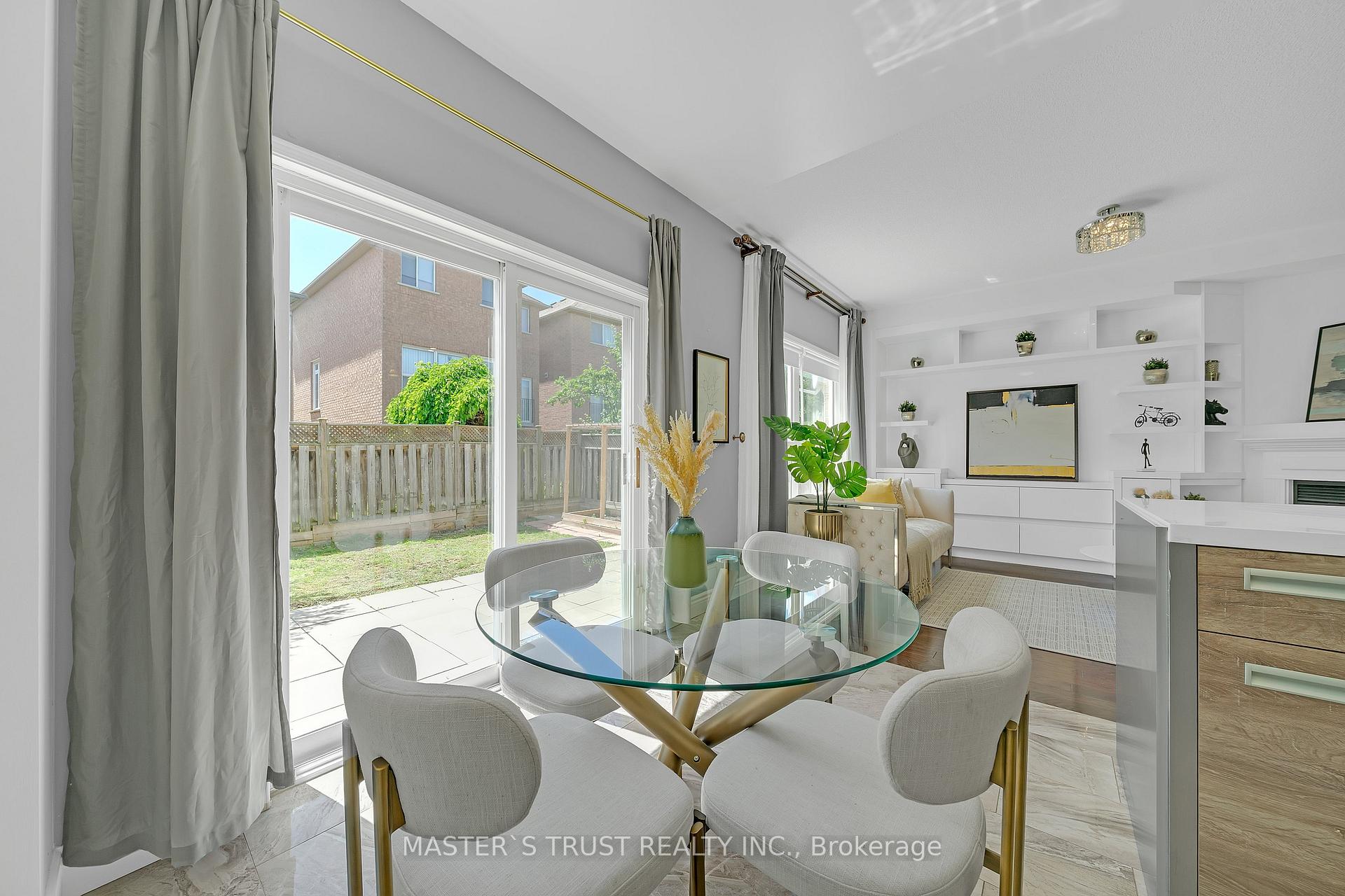 Photo 23 of 418 The Bridle Walk, Markham, Berczy — HOMEH