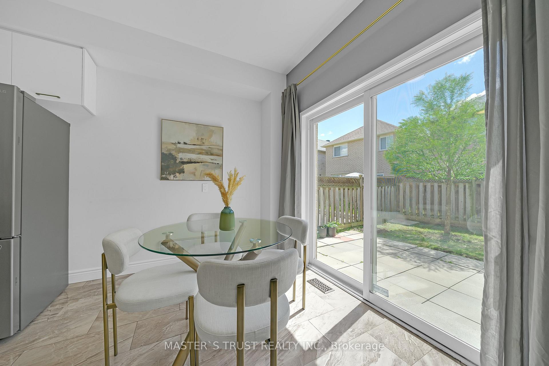Photo 24 of 418 The Bridle Walk, Markham, Berczy — HOMEH