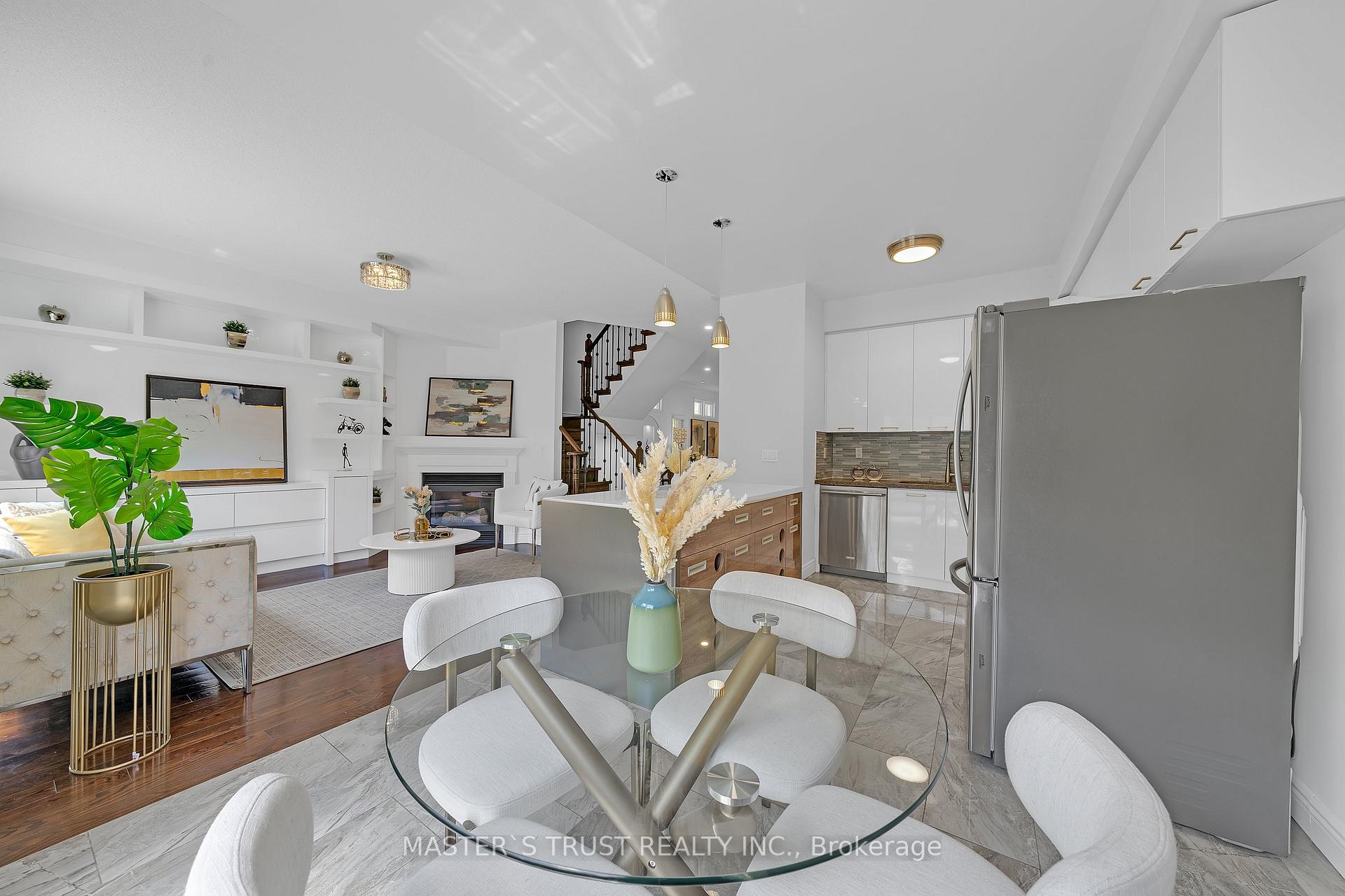 Photo 25 of 418 The Bridle Walk, Markham, Berczy — HOMEH