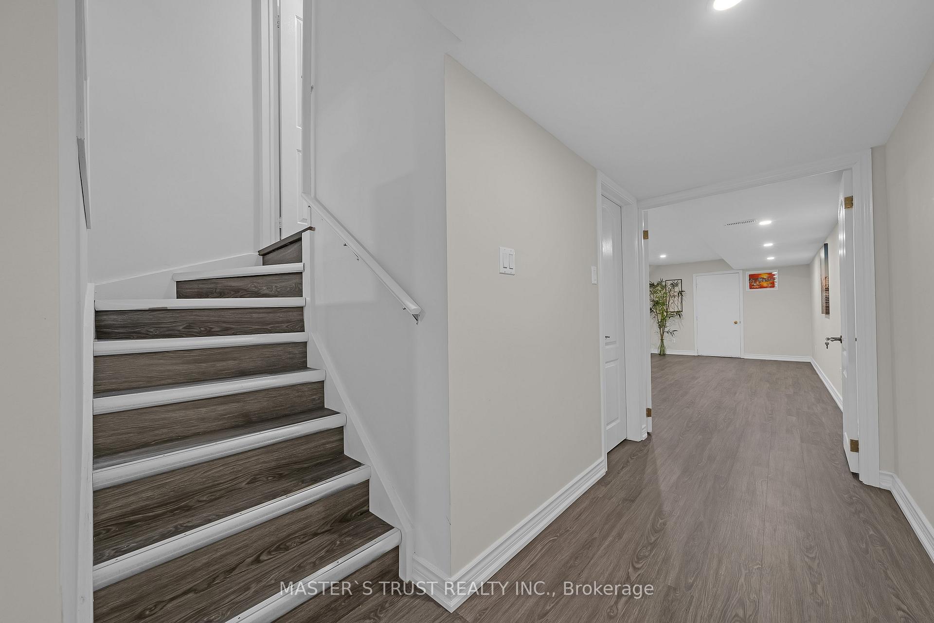 Photo 42 of 418 The Bridle Walk, Markham, Berczy — HOMEH