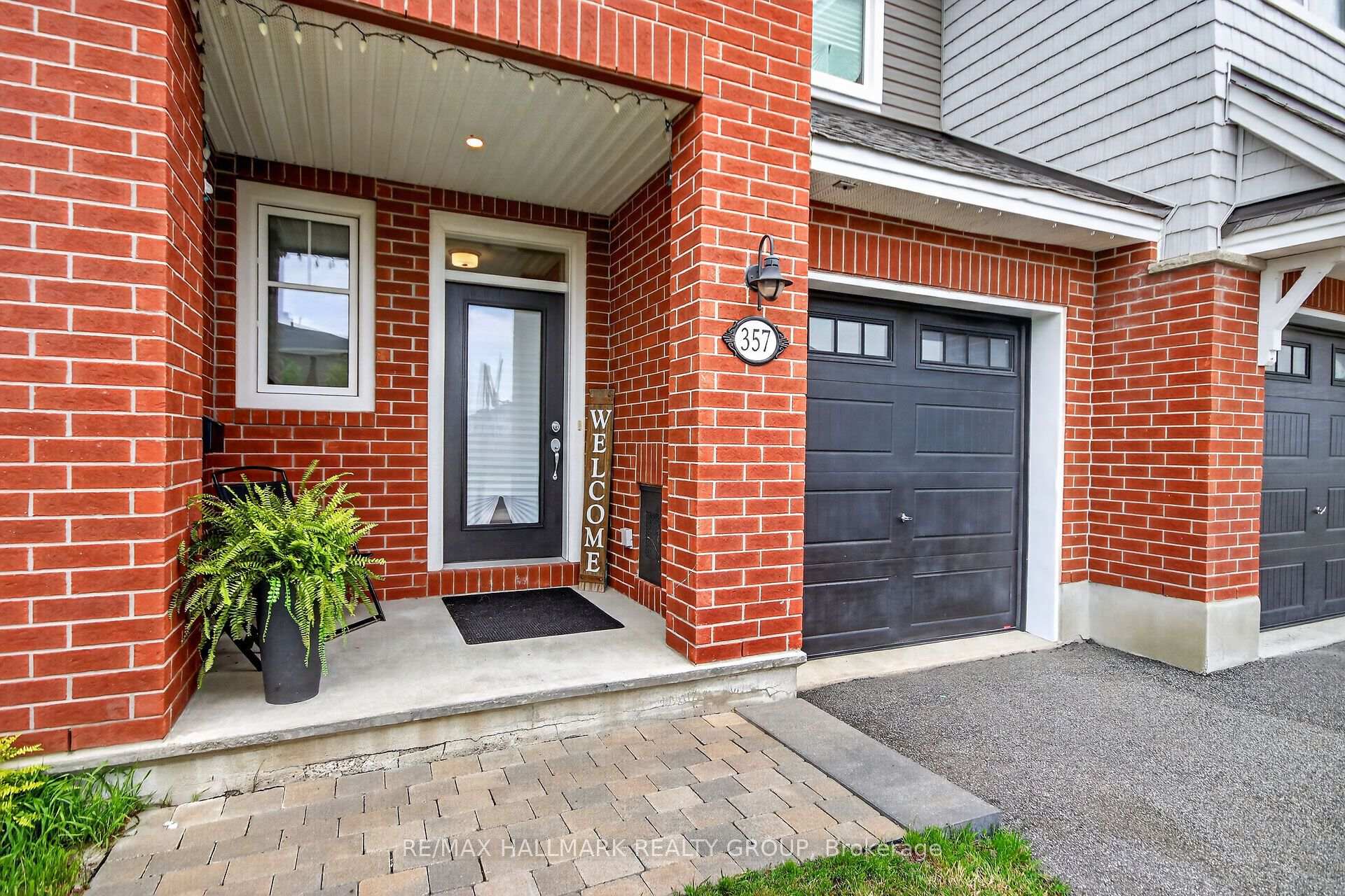 Photo 2 of 357 Barrett Farm Drive, Ottawa, Blossom Park/Kemp Park/Findlay Creek — HOMEH