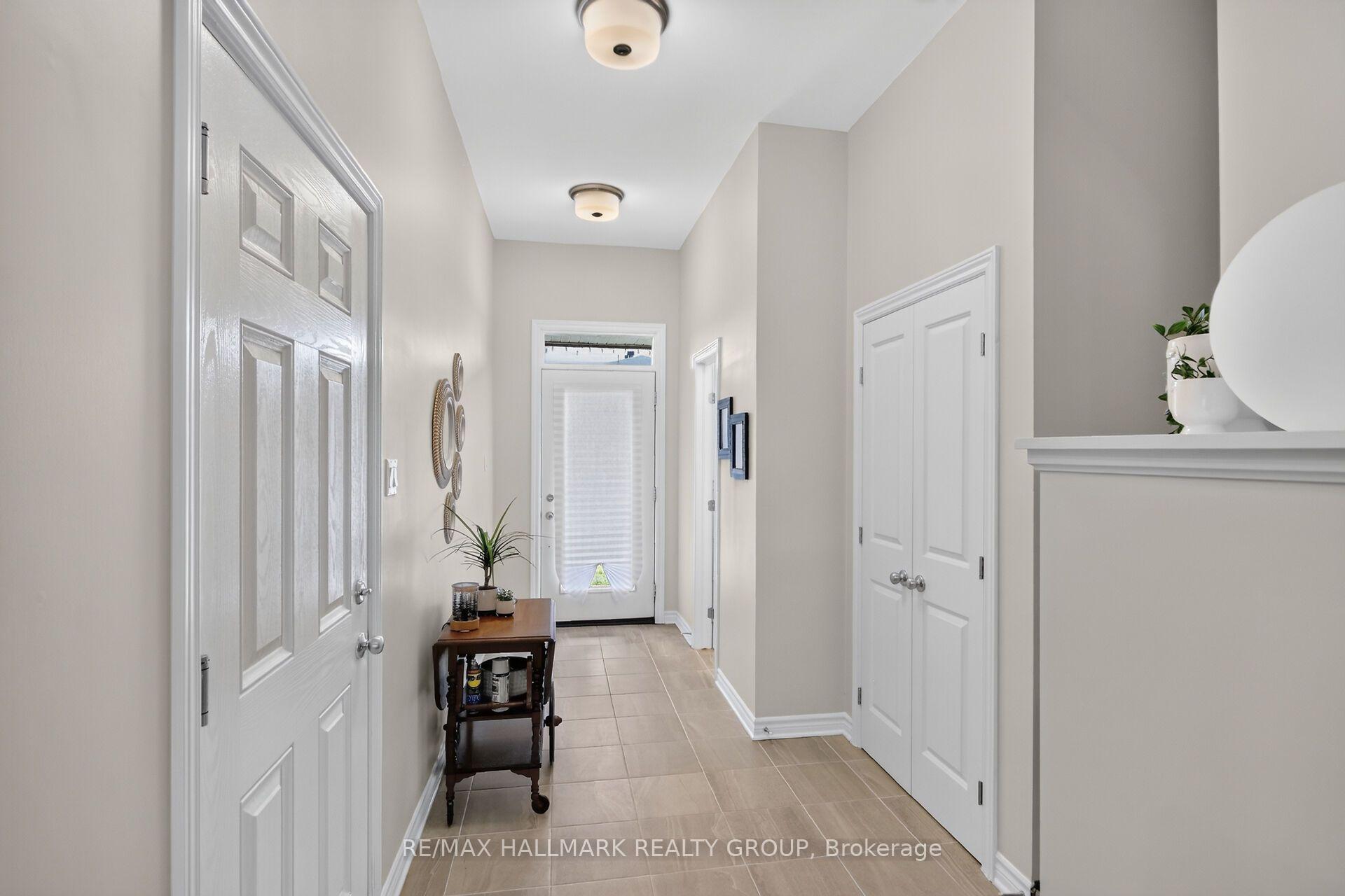 Photo 3 of 357 Barrett Farm Drive, Ottawa, Blossom Park/Kemp Park/Findlay Creek — HOMEH