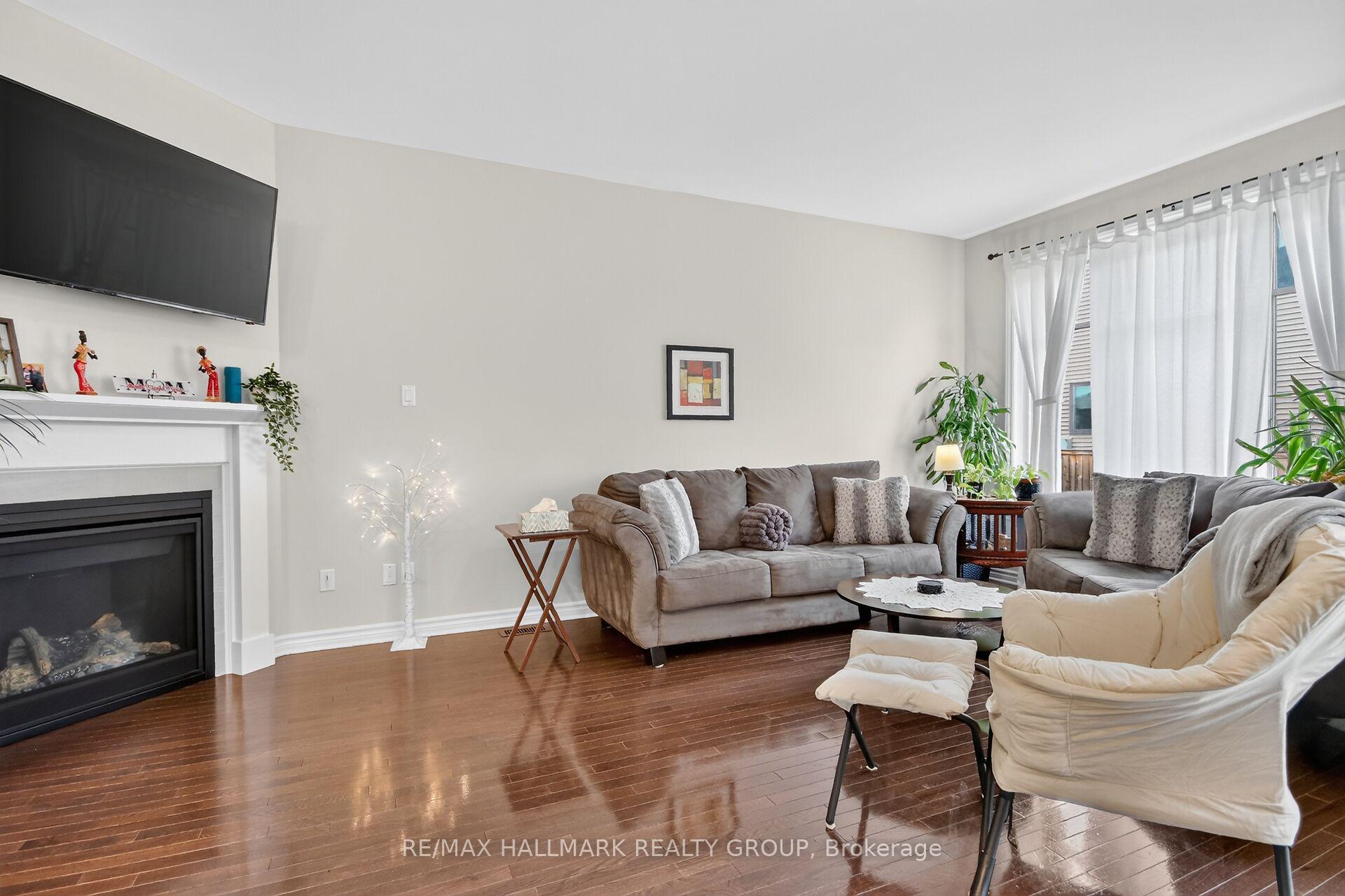 Photo 5 of 357 Barrett Farm Drive, Ottawa, Blossom Park/Kemp Park/Findlay Creek — HOMEH