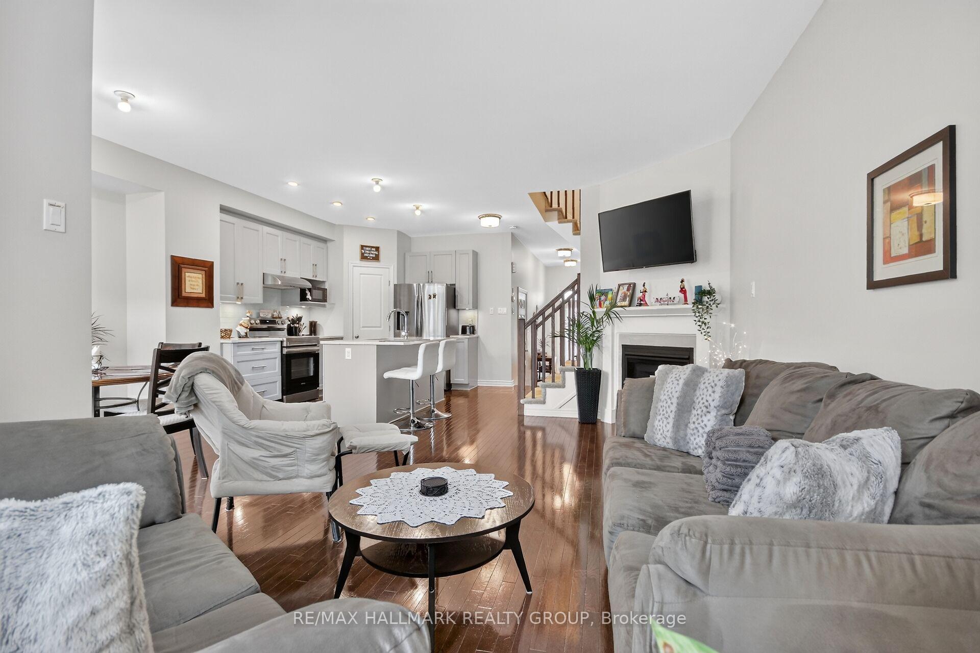 Photo 7 of 357 Barrett Farm Drive, Ottawa, Blossom Park/Kemp Park/Findlay Creek — HOMEH