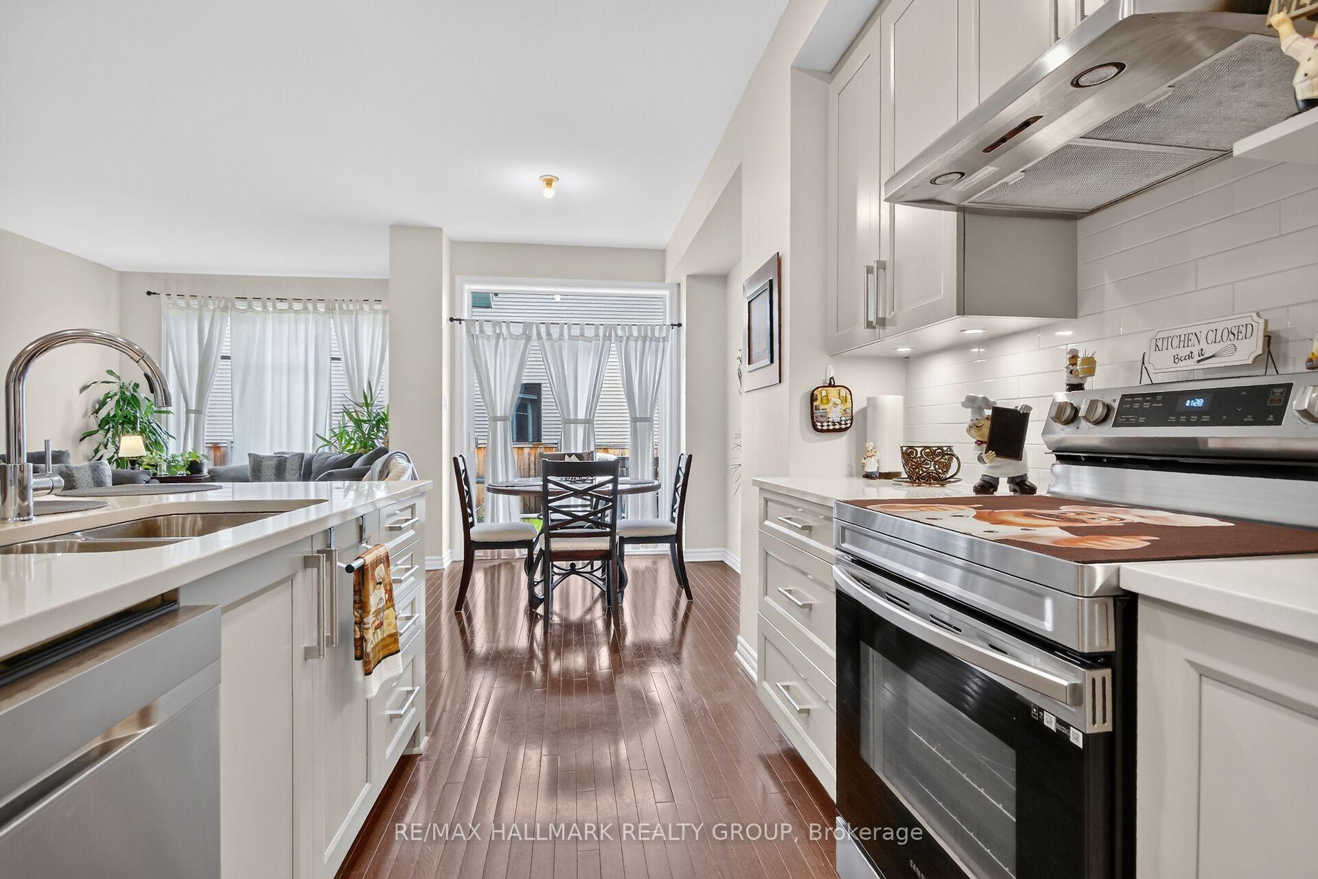 Photo 11 of 357 Barrett Farm Drive, Ottawa, Blossom Park/Kemp Park/Findlay Creek — HOMEH