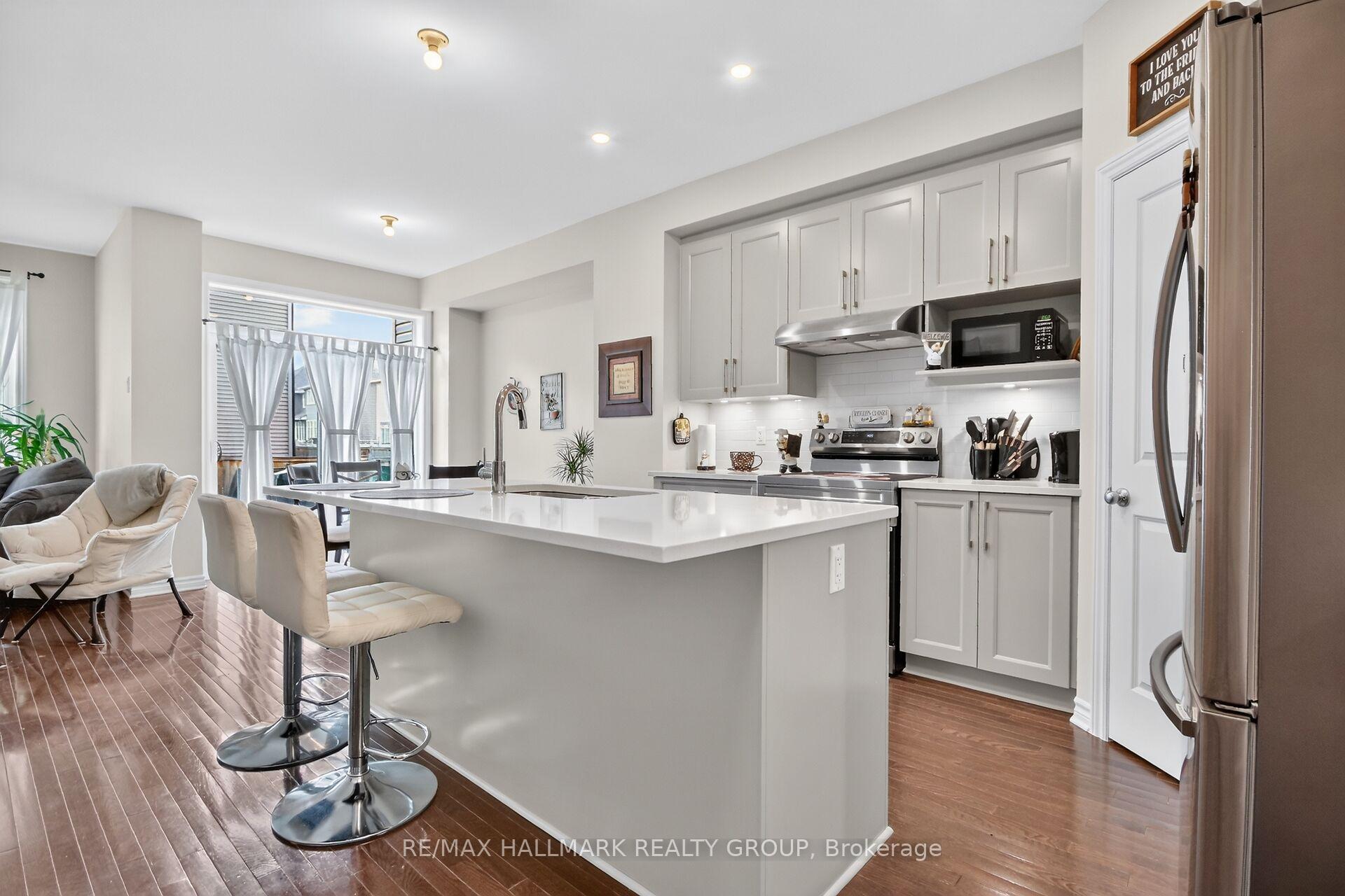 Photo 13 of 357 Barrett Farm Drive, Ottawa, Blossom Park/Kemp Park/Findlay Creek — HOMEH