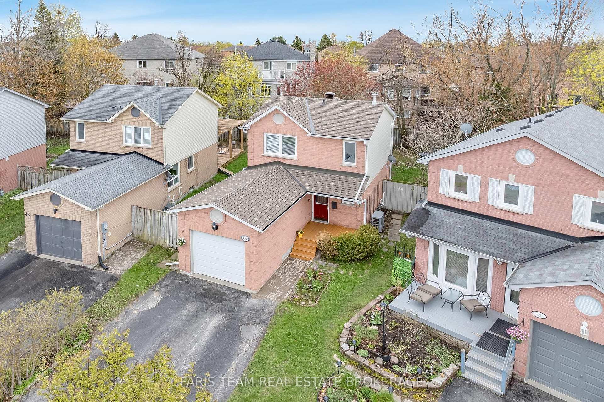 Photo 2 of 44 Hadden Crescent, Barrie, Cundles East — HOMEH