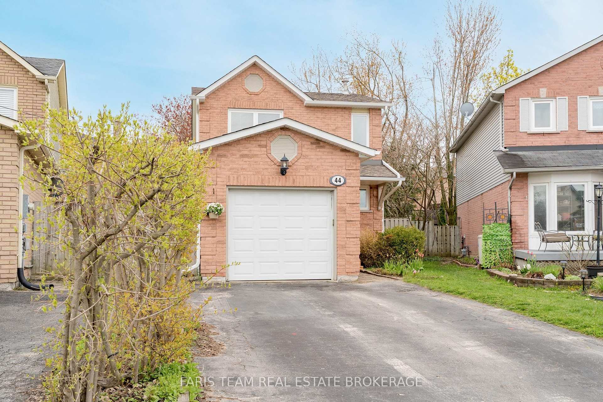 Photo 3 of 44 Hadden Crescent, Barrie, Cundles East — HOMEH