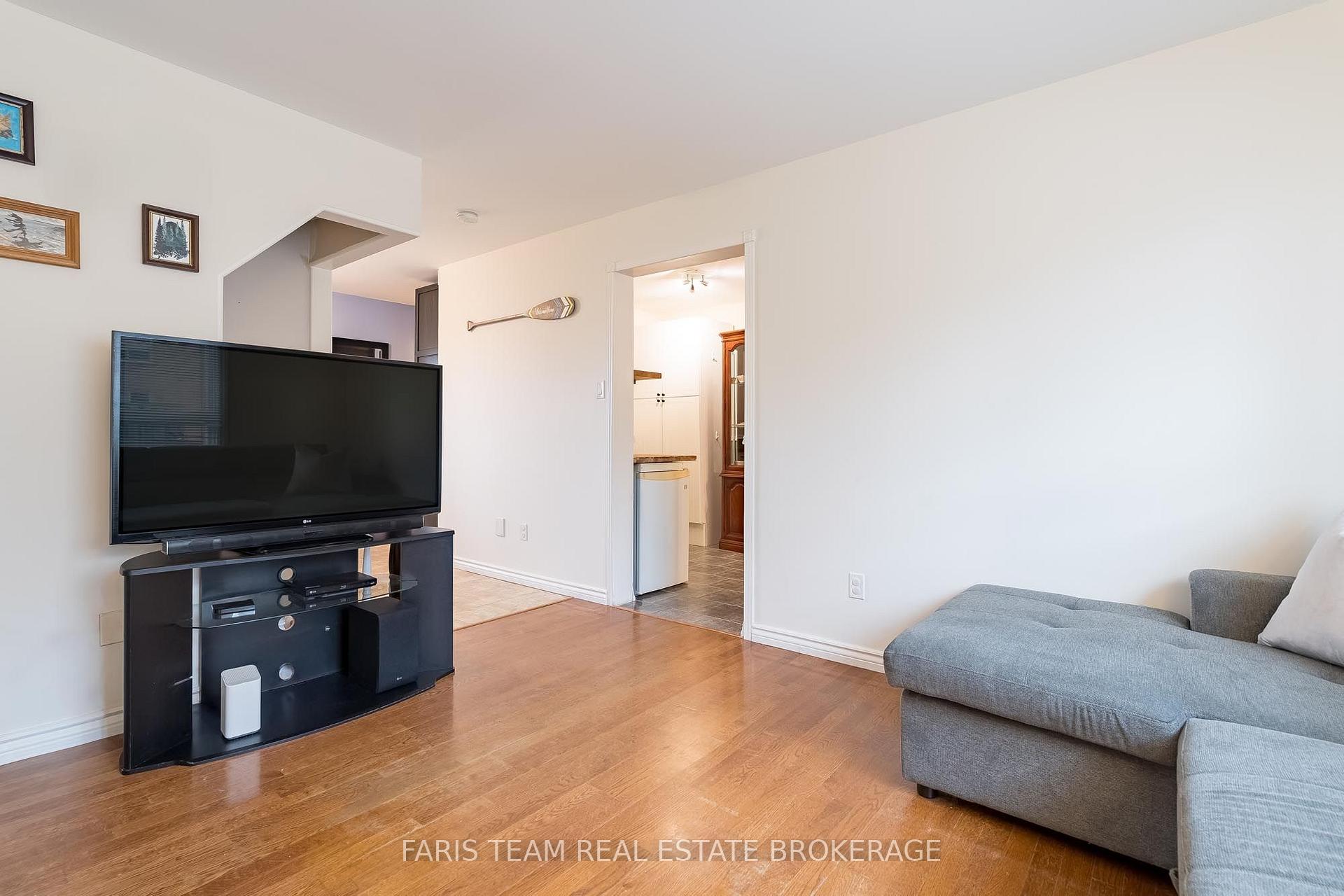 Photo 12 of 44 Hadden Crescent, Barrie, Cundles East — HOMEH