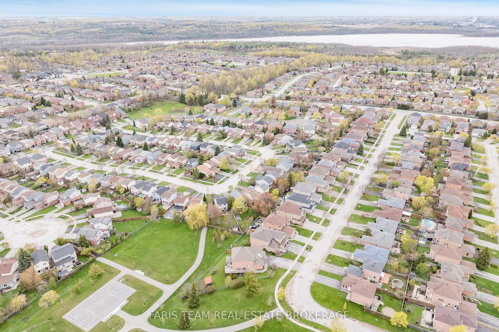 Photo 31 of 44 Hadden Crescent, Barrie, Cundles East — HOMEH