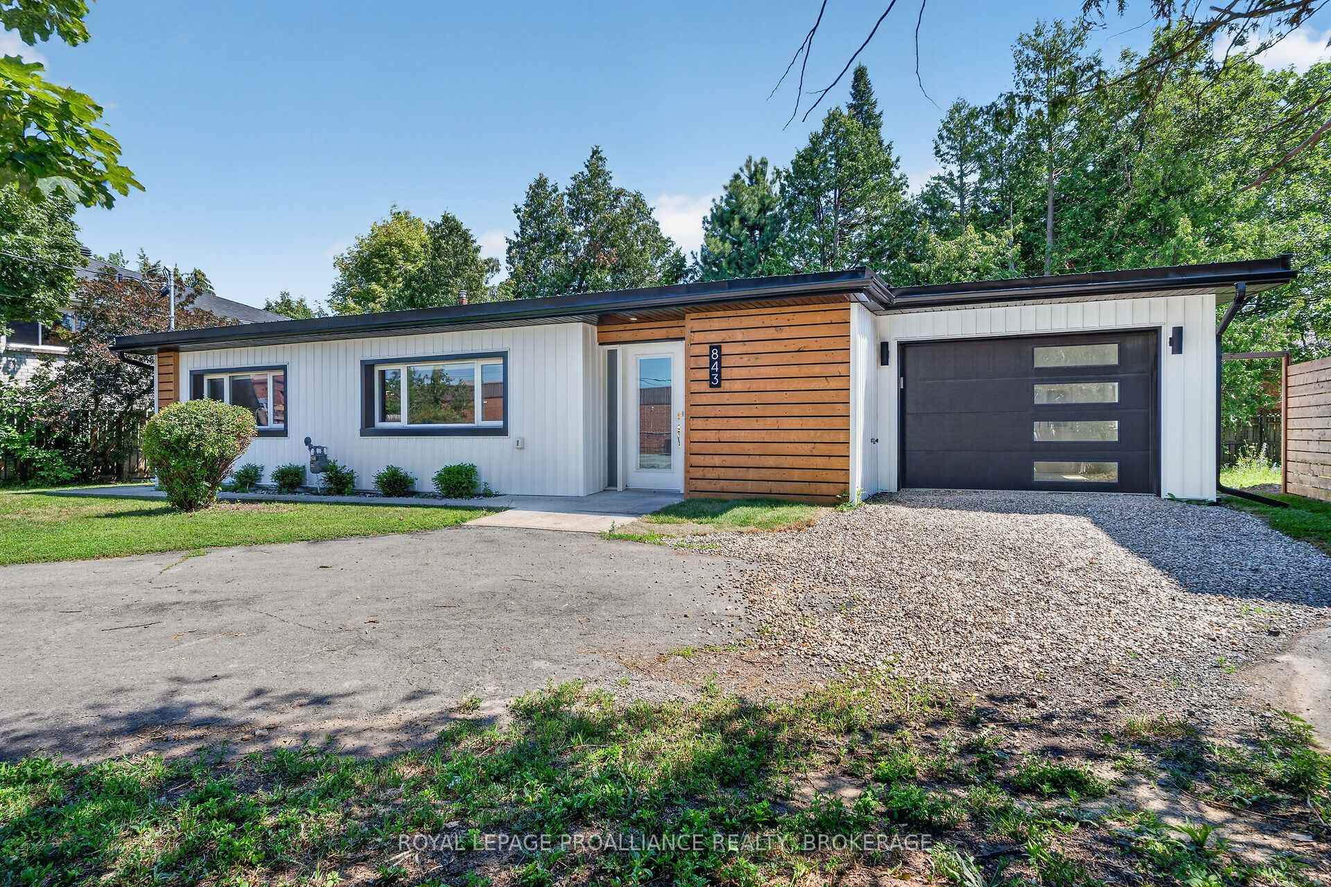 Front of 843 Woodbine Road