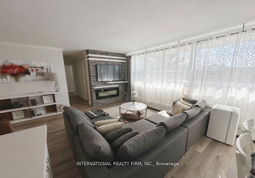 Photo 5 of Unit 408, 2263 Marine Drive, Oakville, Bronte — HOMEH