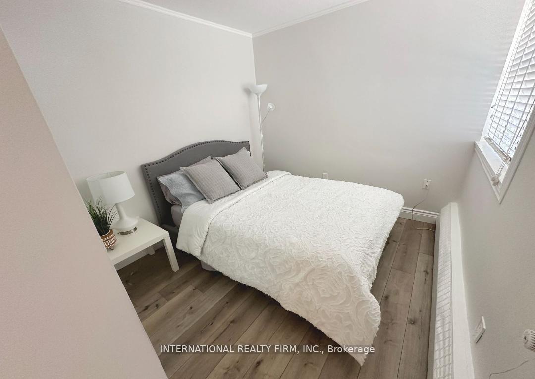 Photo 8 of Unit 408, 2263 Marine Drive, Oakville, Bronte — HOMEH
