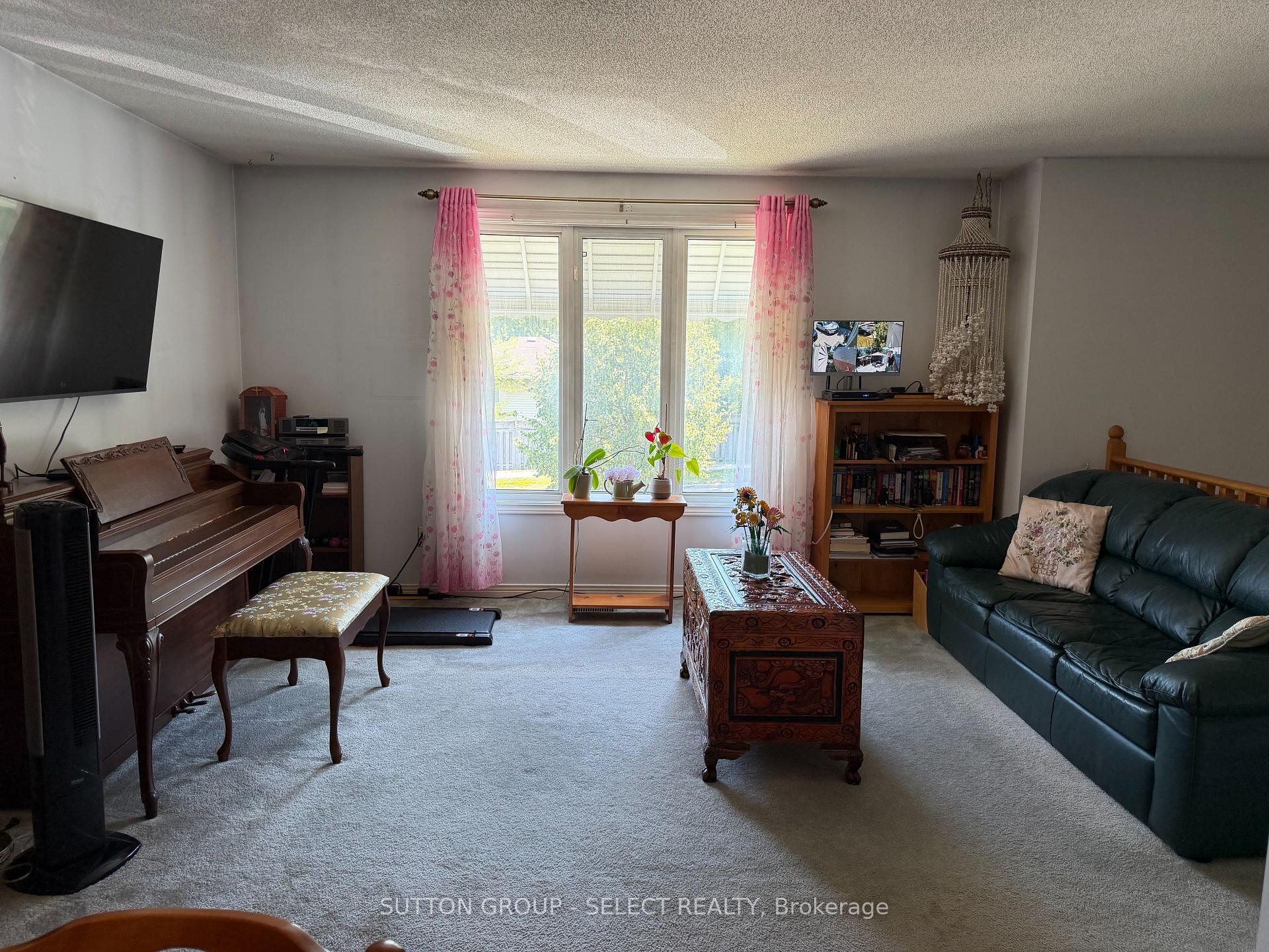 Photo 3 of 935 Lawson Road, London, North I — HOMEH