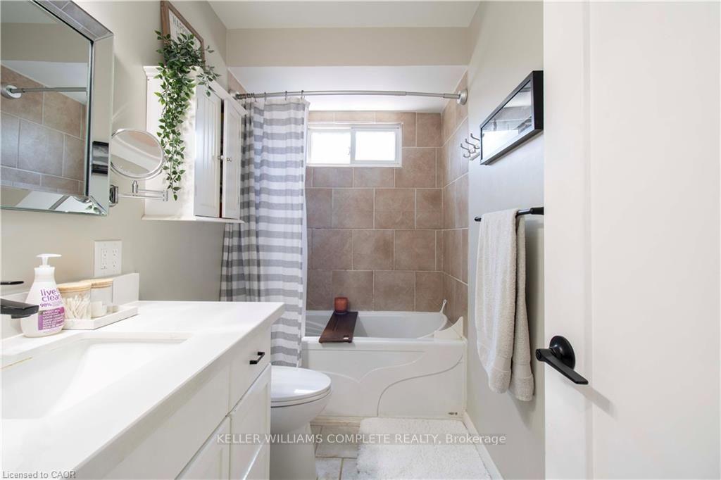 Photo 24 of 6207 Kirkland Drive, Niagara Falls, West Wood — HOMEH
