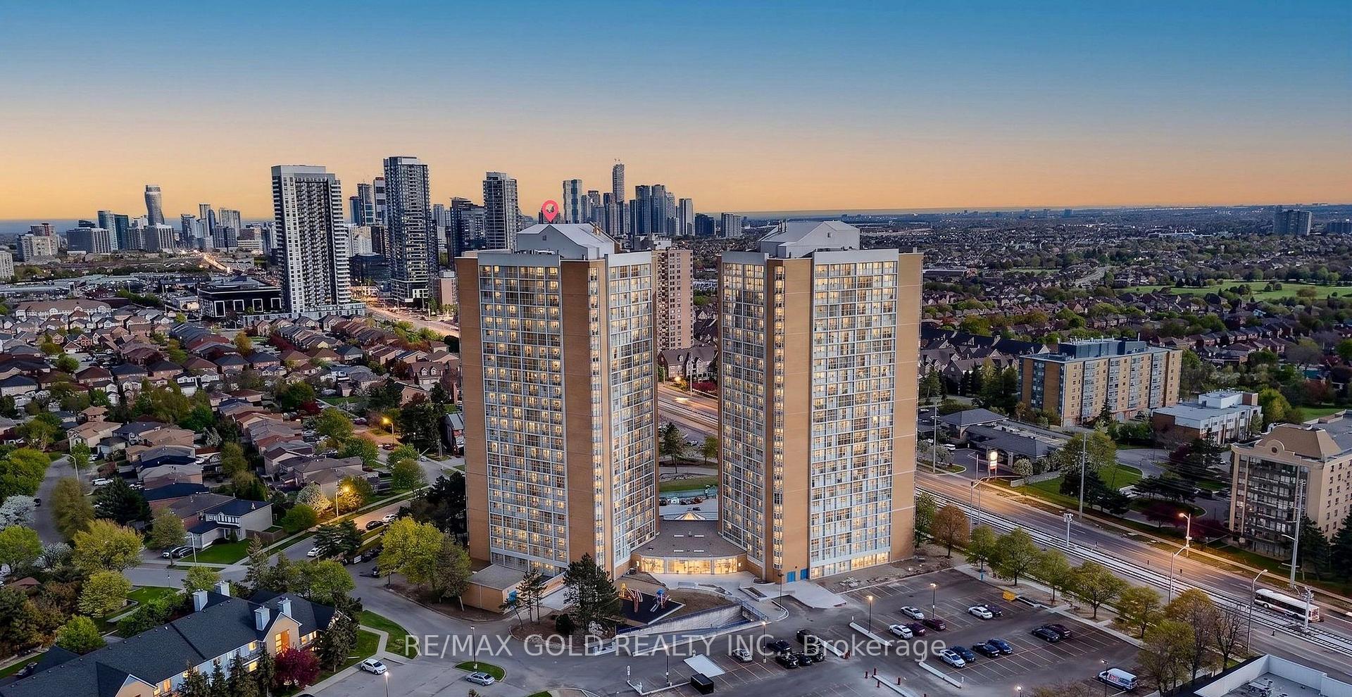 Front of Unit 1911, 35 Trailwood Drive