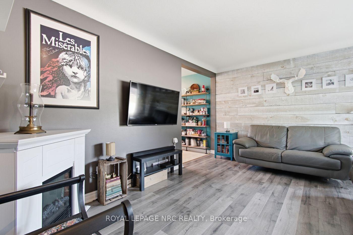 Photo 5 of 71 Wildwood Road, St. Catharines, Port Weller — HOMEH